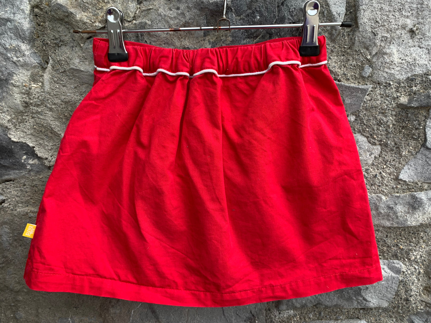 Red skirt 4-5y (104-110cm)