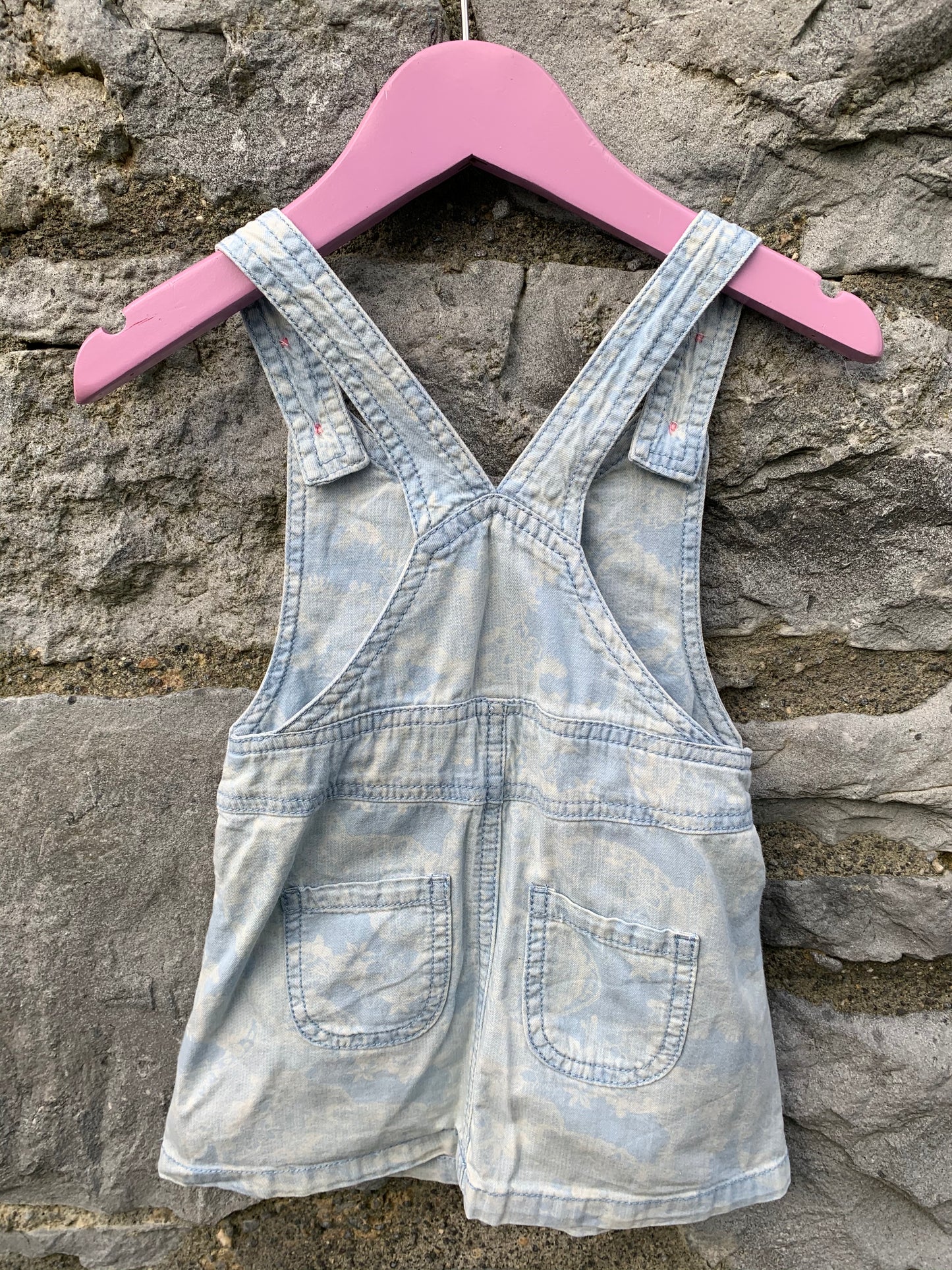 Blue pinafore with a girl 9-12m (74-80cm)