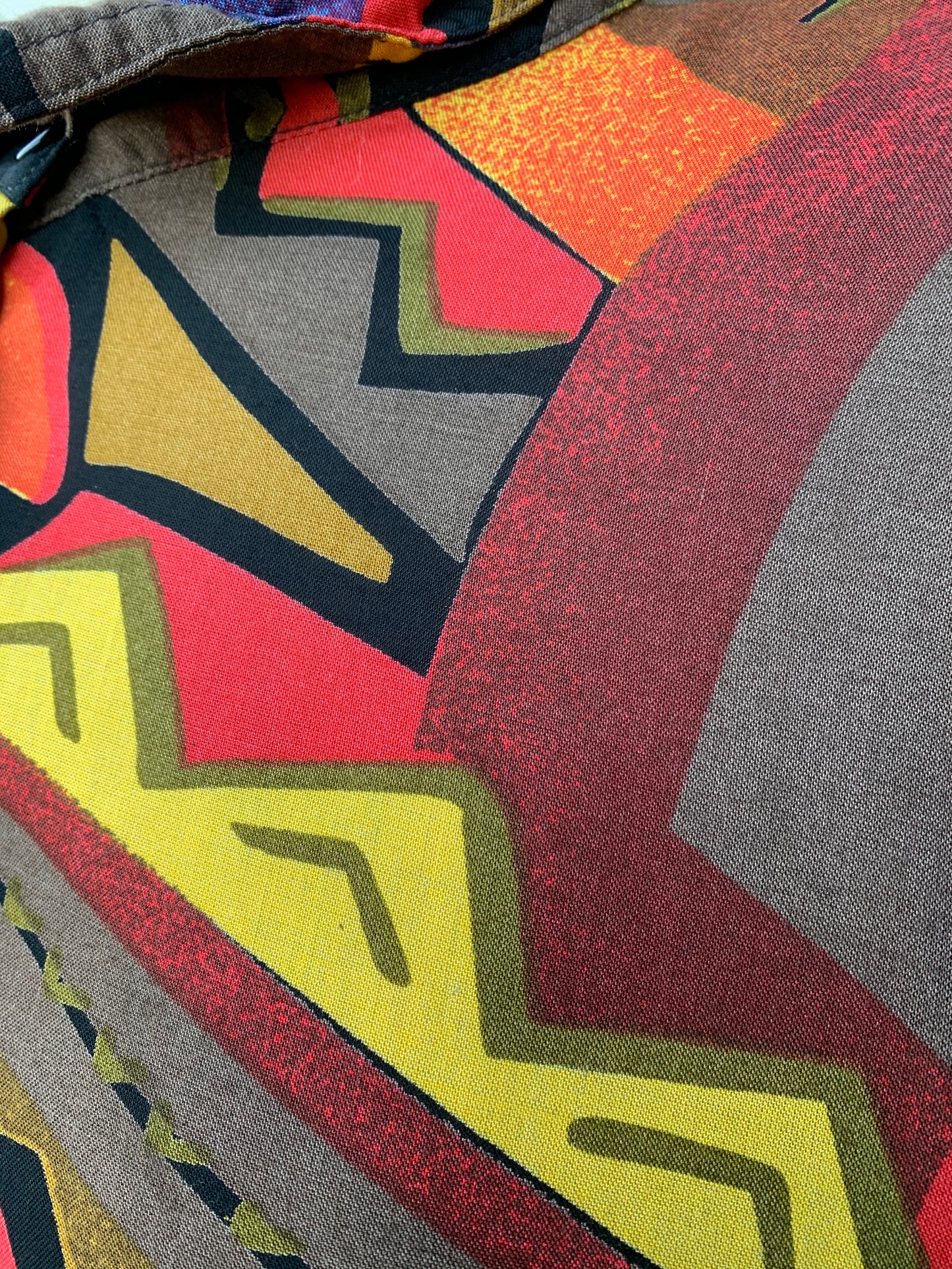 80s abstract shirt Medium