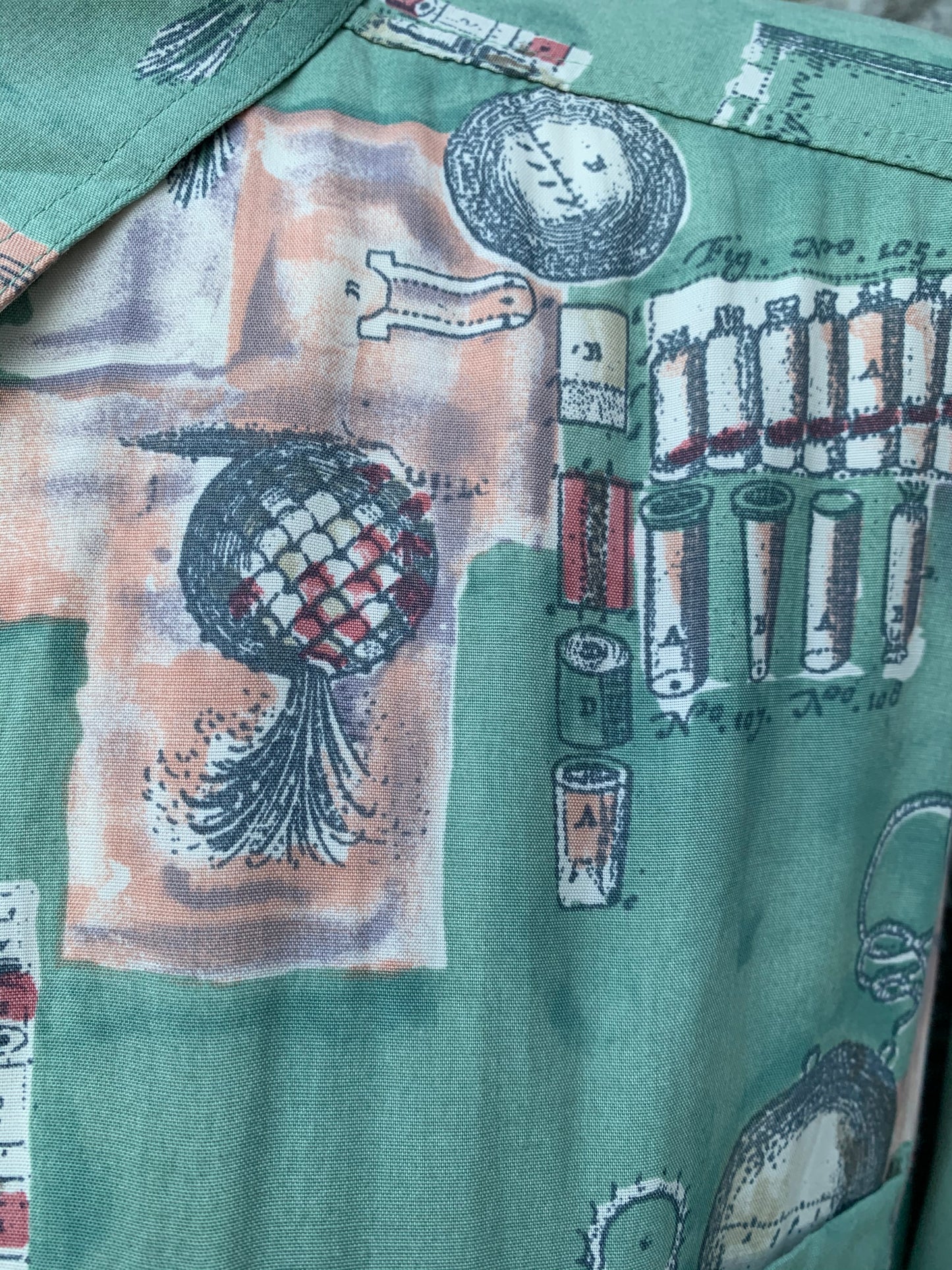 Verse green lab shirt Large