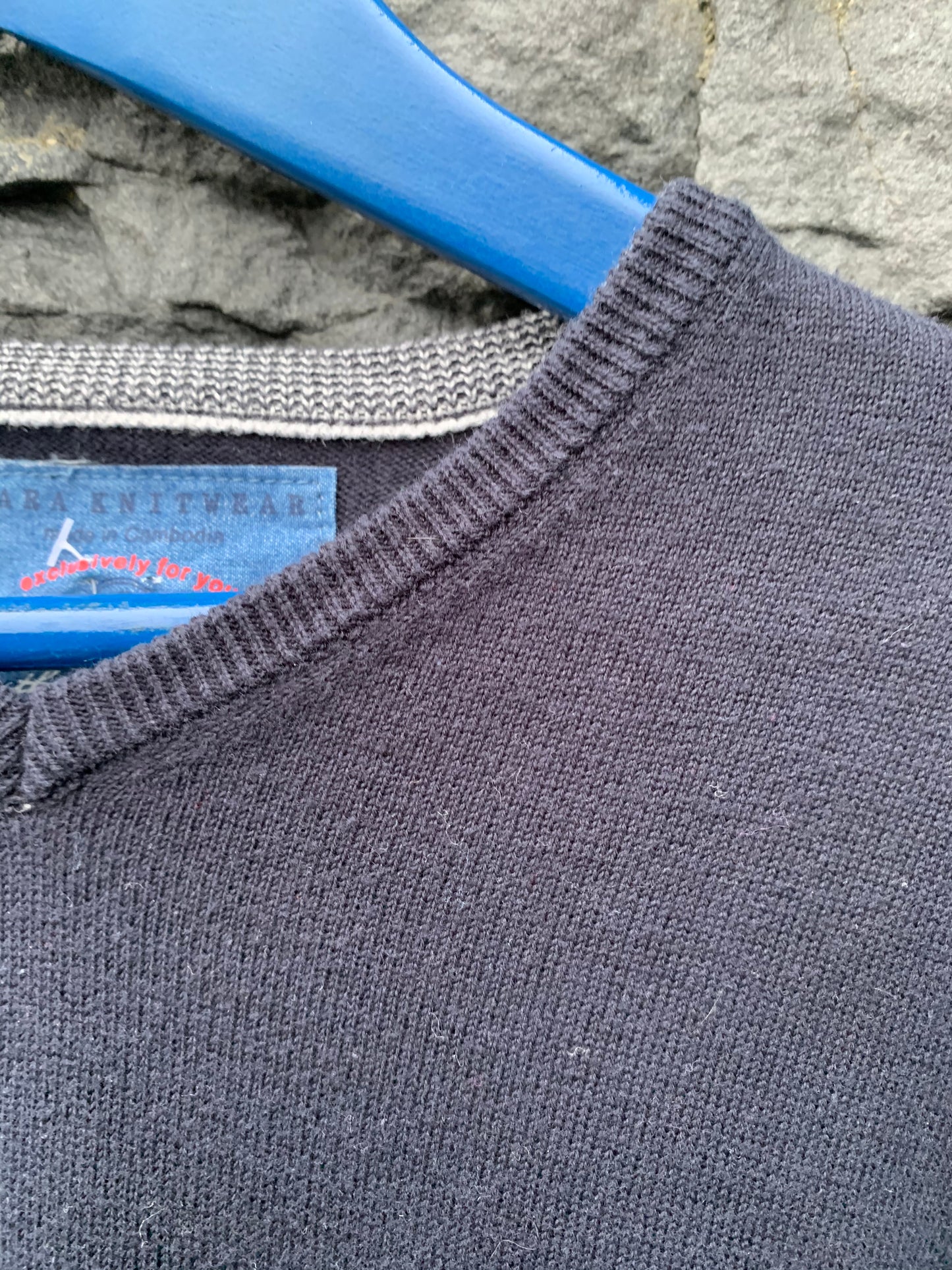 Navy jumper 5-6y (110-116cm)