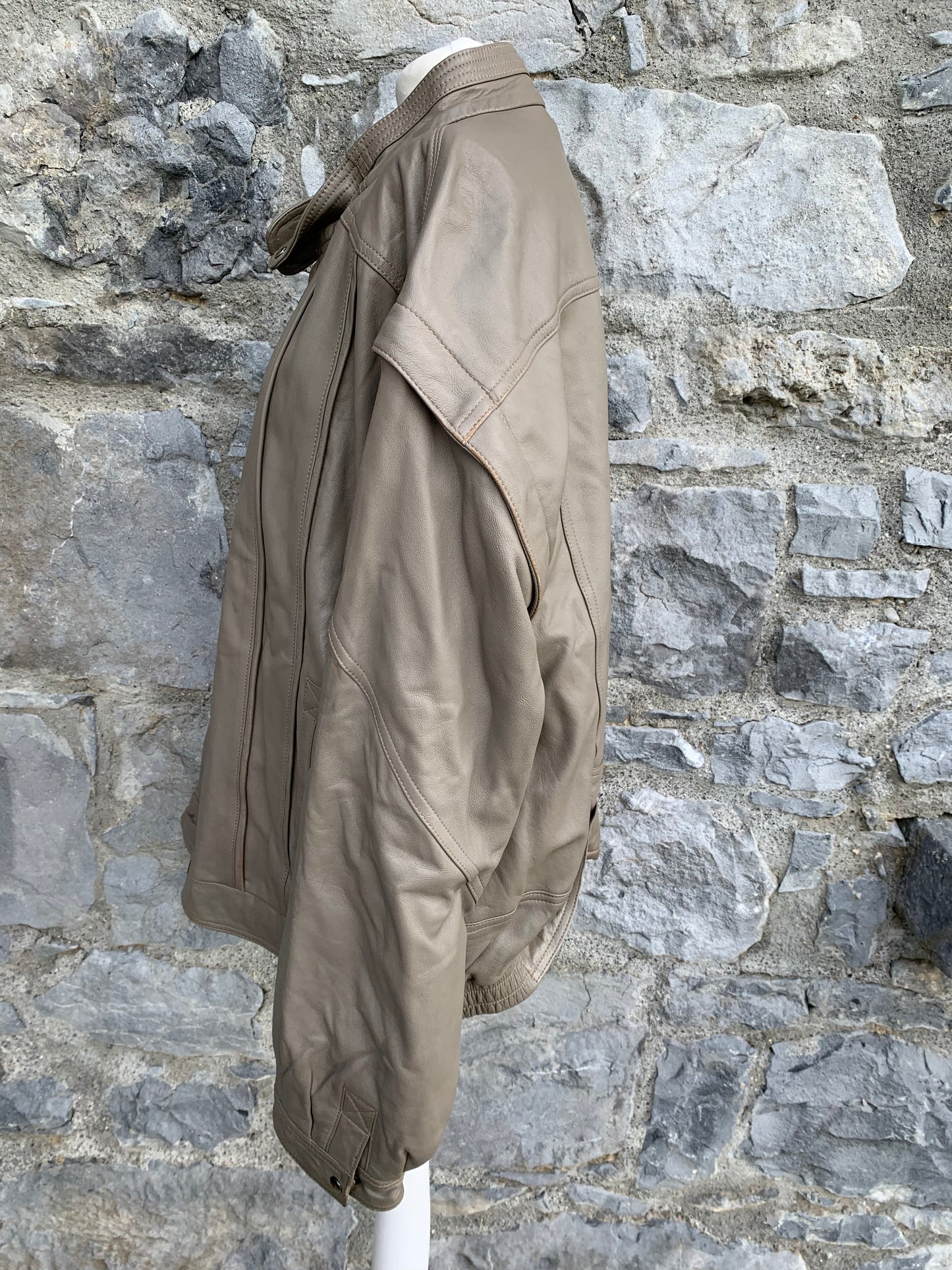 Beige leather jacket M/L