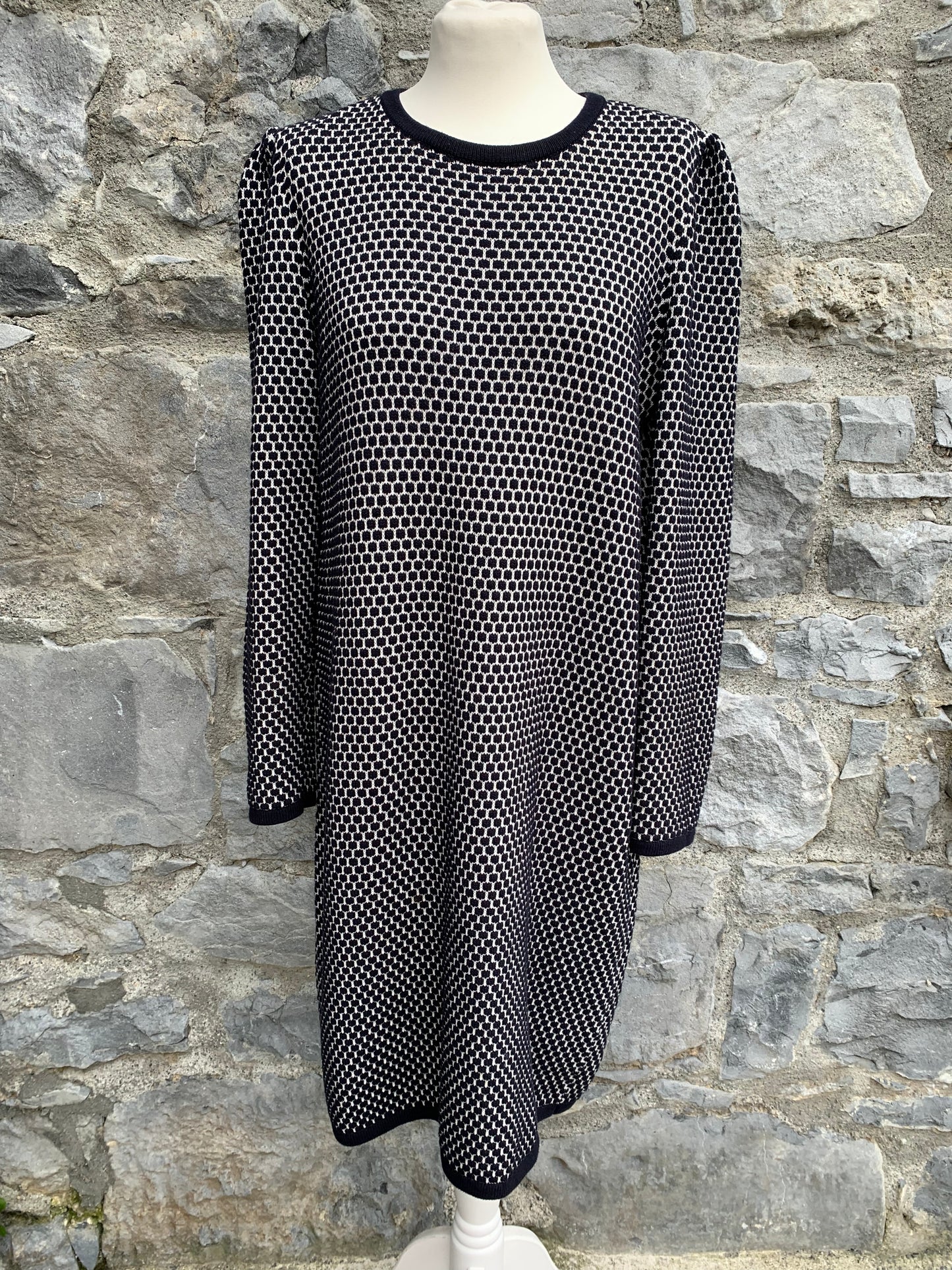Black&white raised knit dress uk 14