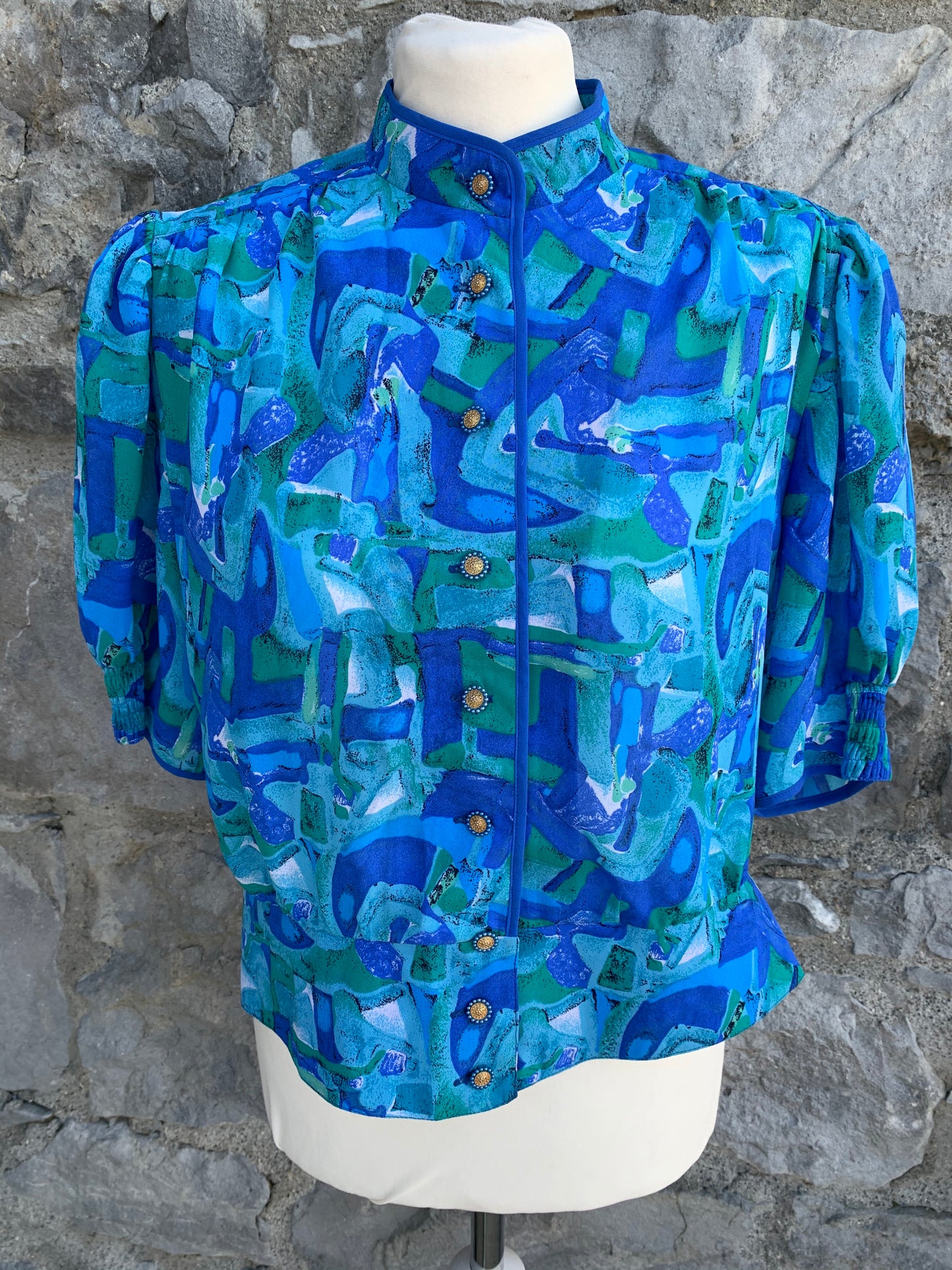 Model Schroder blue abstract blouse uk 14