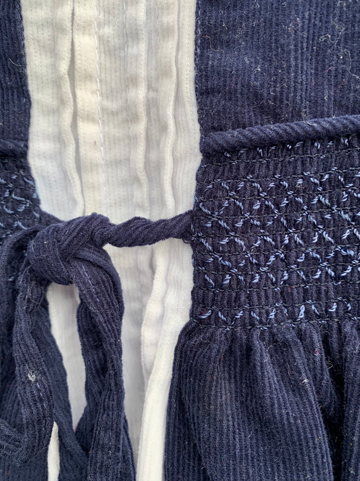Navy cord dress 6-7y (116-122cm)