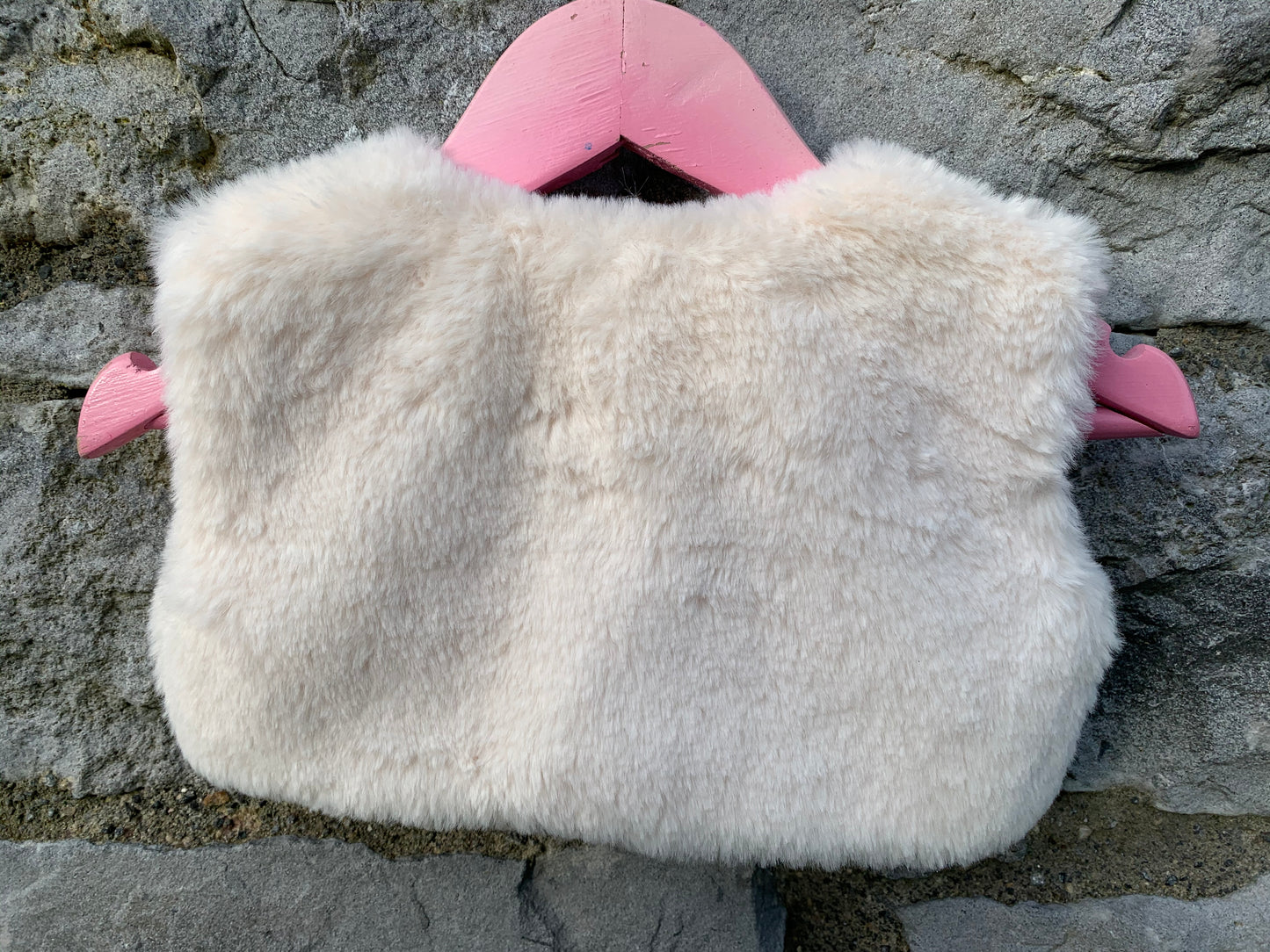 White fluffy gilet 6-9m (68-74cm)