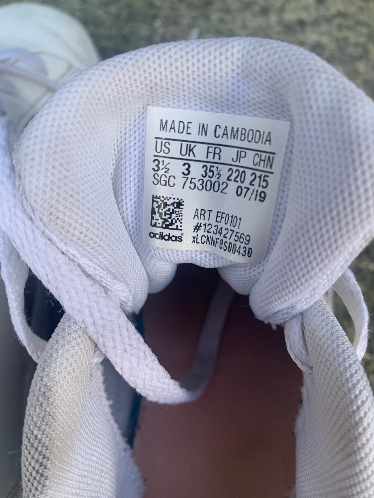 White runners uk 2.5-3 (eu 35.5)
