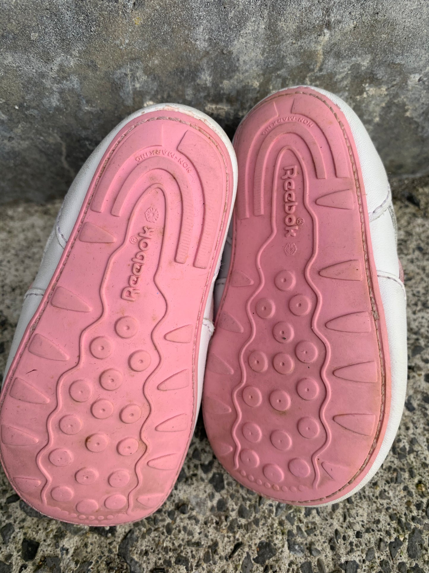 Baby Reebok uk 2.5 (eu 18.5)