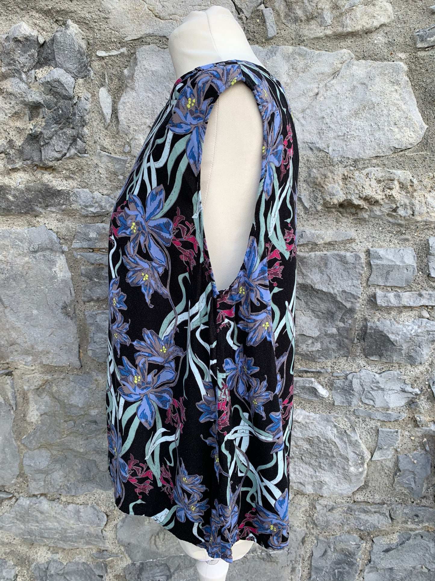 Floral top uk 10-12