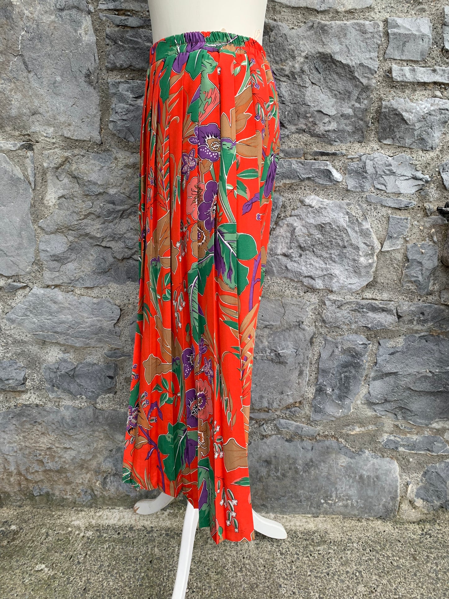 Red floral skirt uk 10