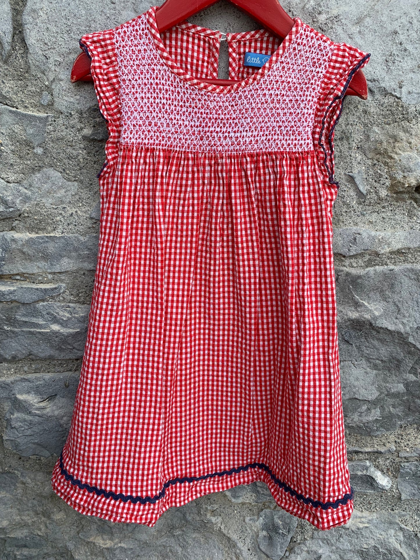 Red gingham dress 3-4y (98-104cm)