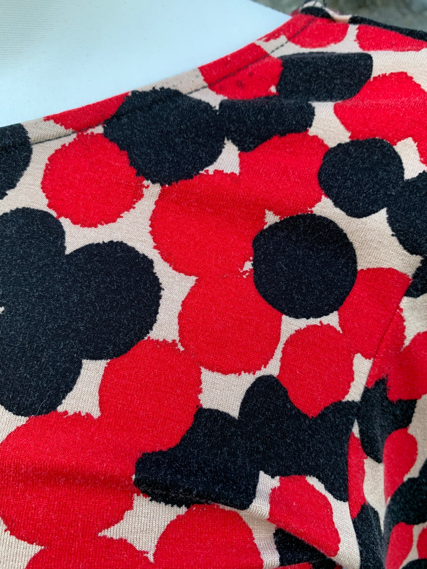 Red&black dots top uk 10
