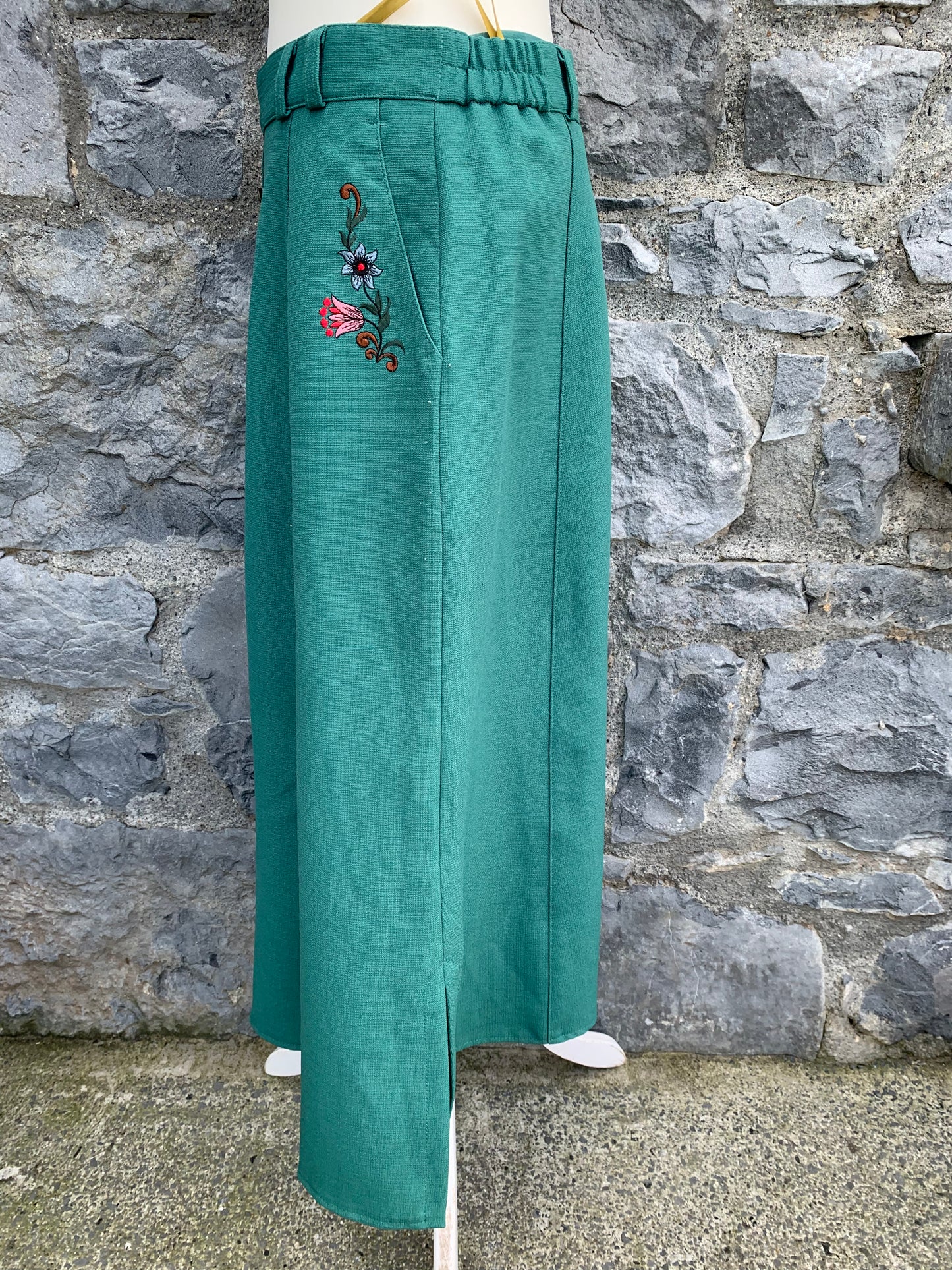 Trevira Bavarian skirt with embroidery uk 14