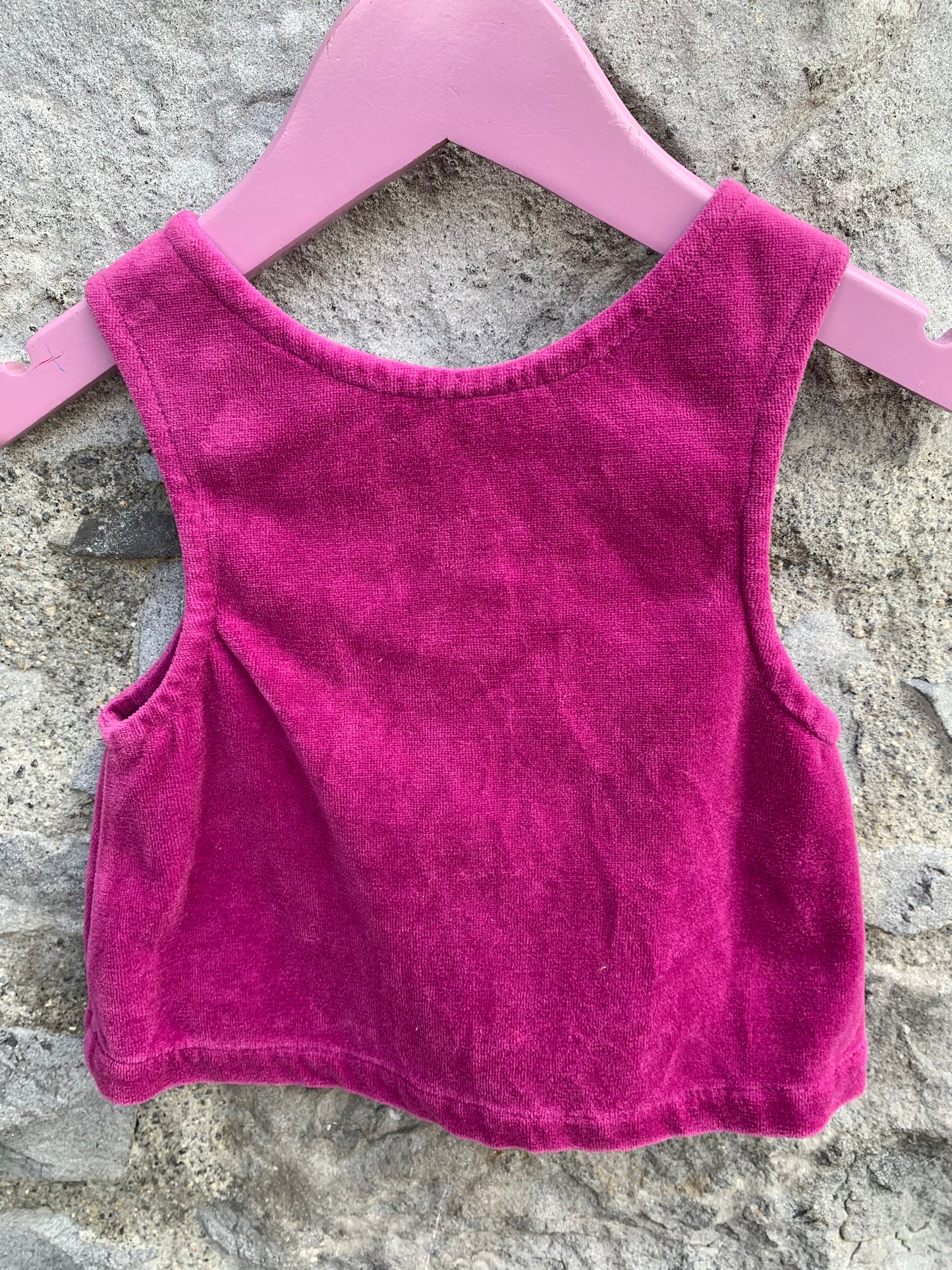 Purple velvet pinafore 0-3m (56-62cm)