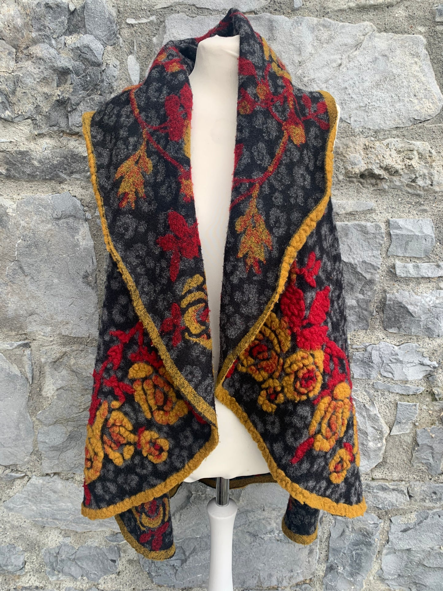 Fluffy floral gilet uk 10-16