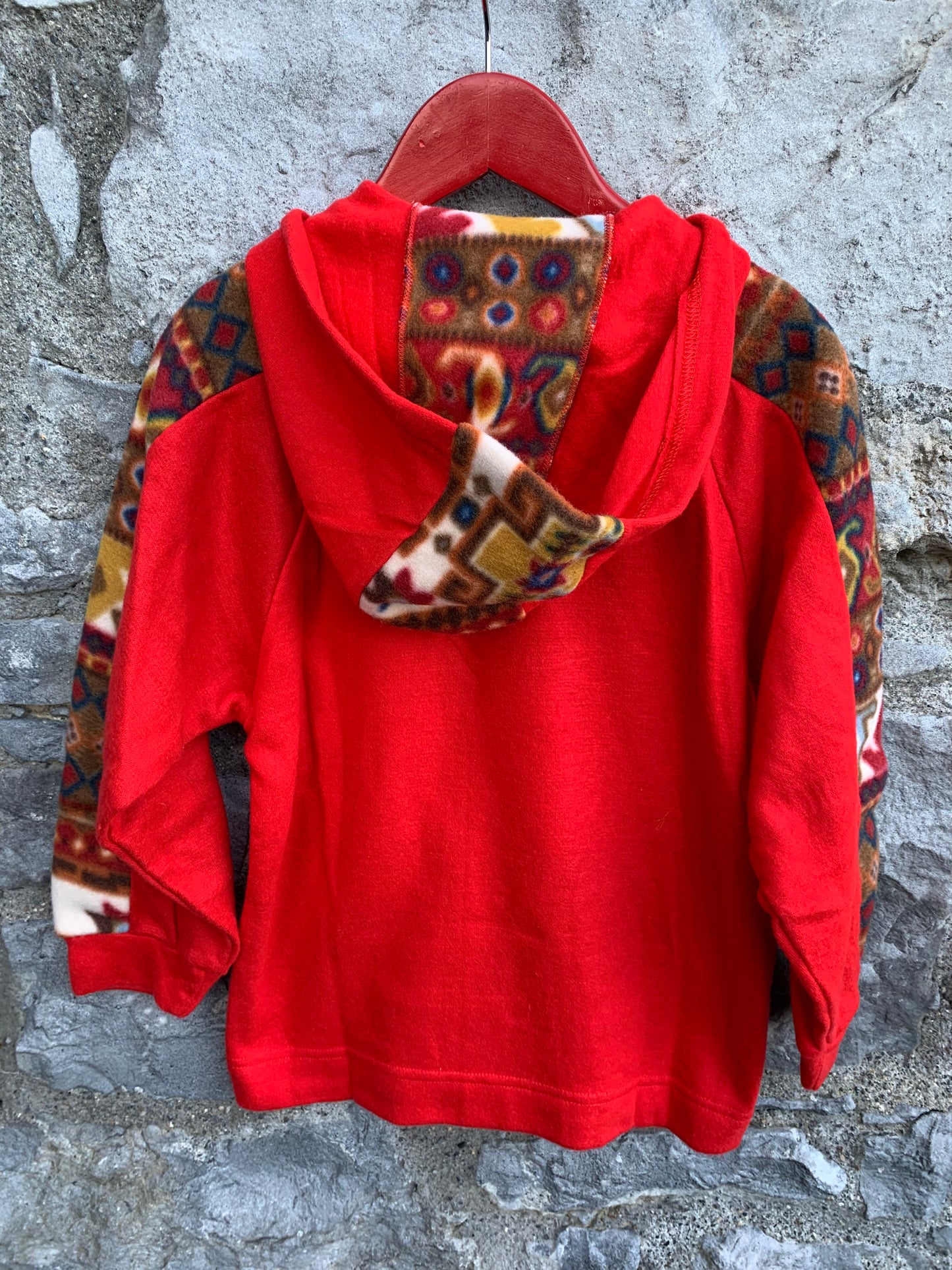 Red fleece hoodie 4-5y (104-110cm)
