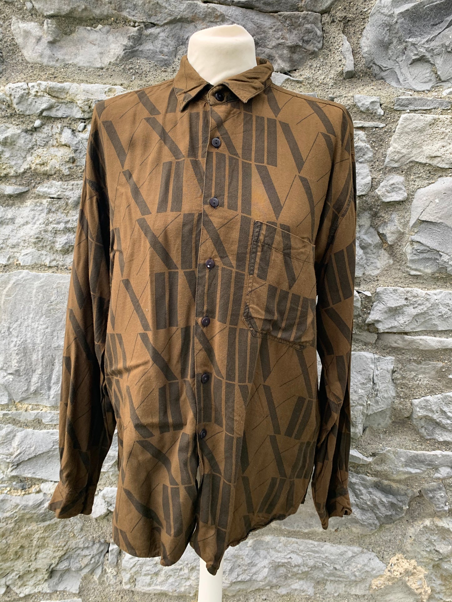Roman numbers shirt M/L