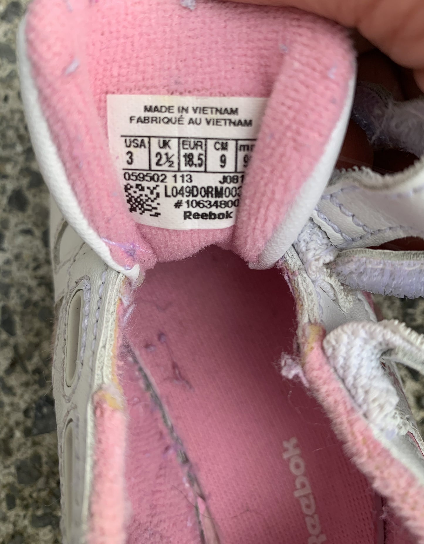 Baby Reebok uk 2.5 (eu 18.5)