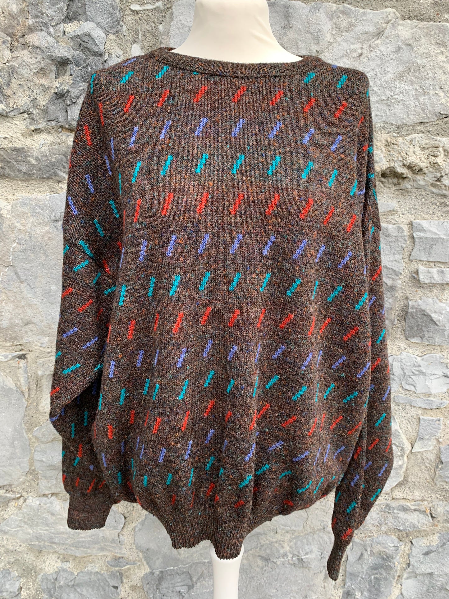 Zalaz brown jumper with color lines Large