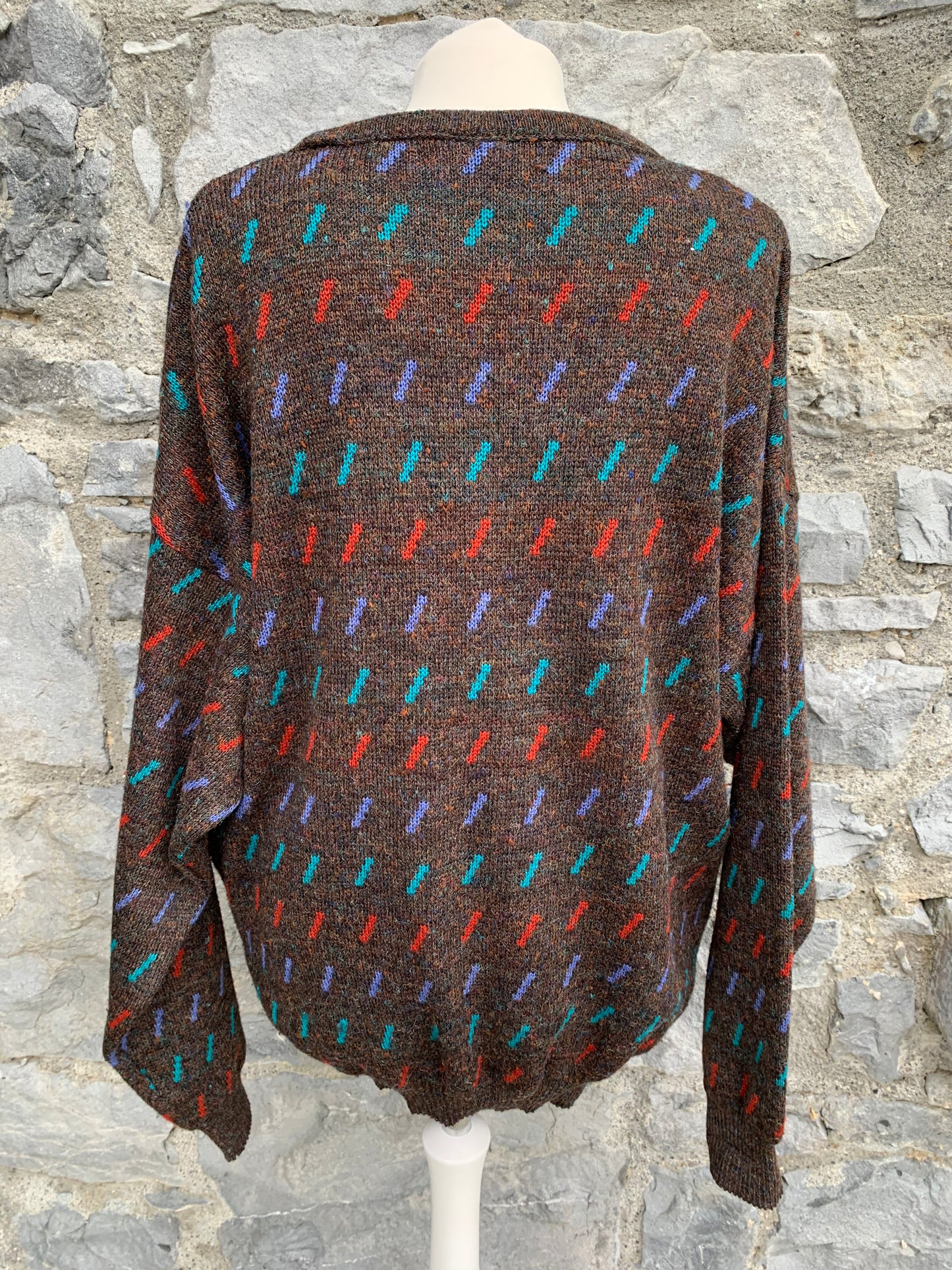 Zalaz brown jumper with color lines Large