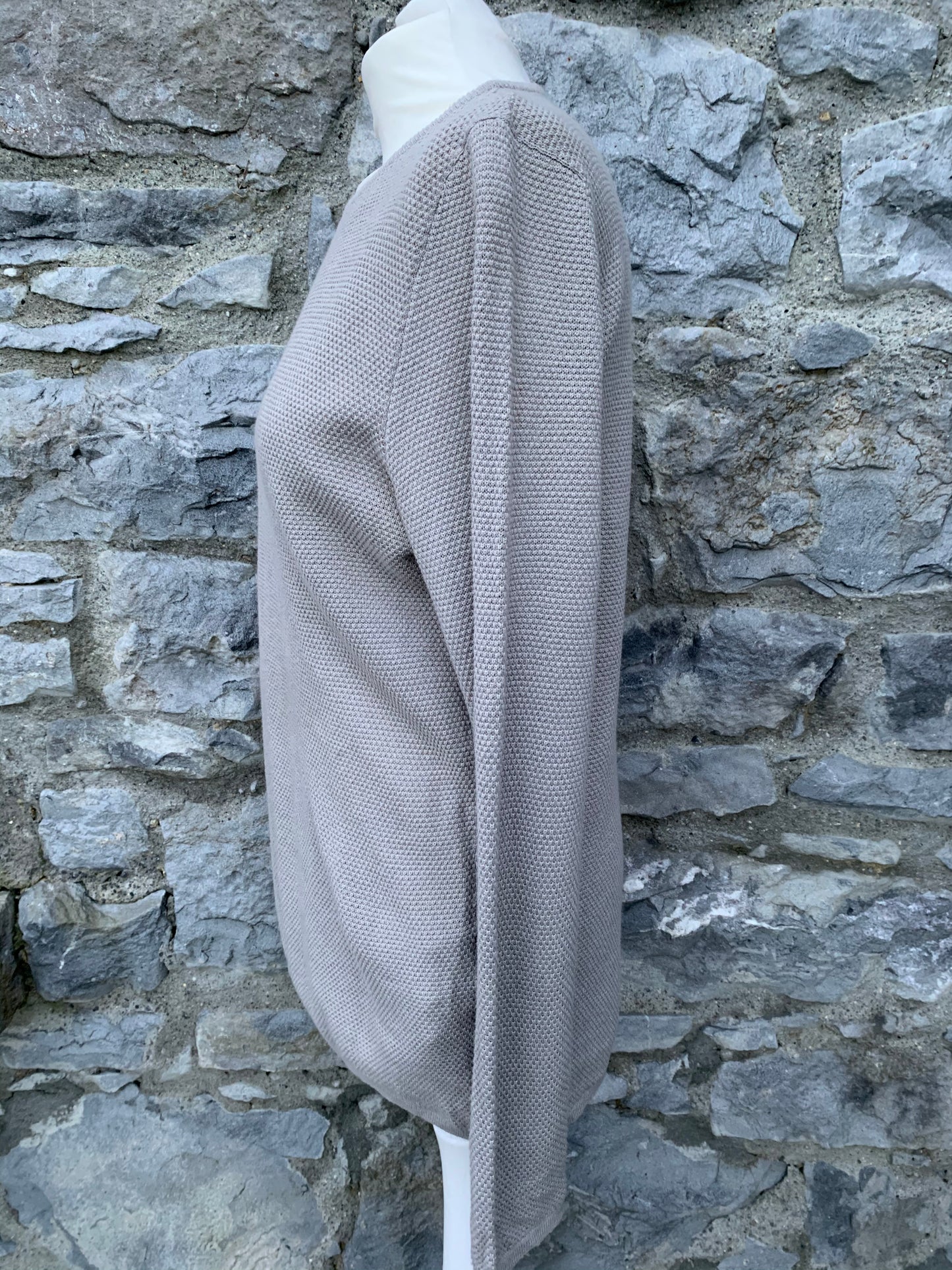 Grey light jumper Medium