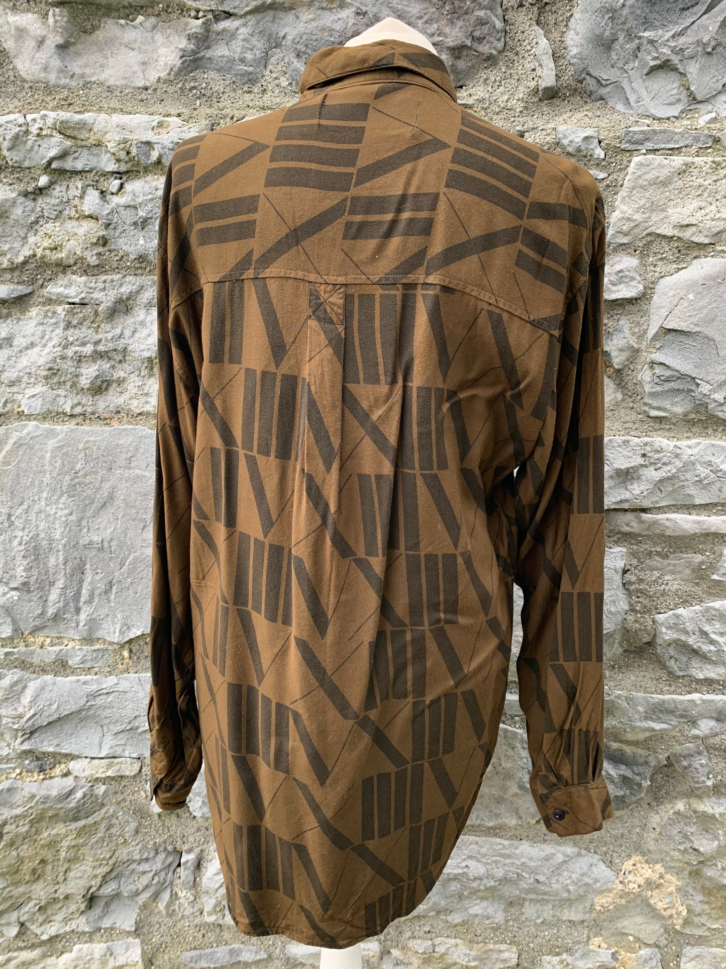 Roman numbers shirt M/L