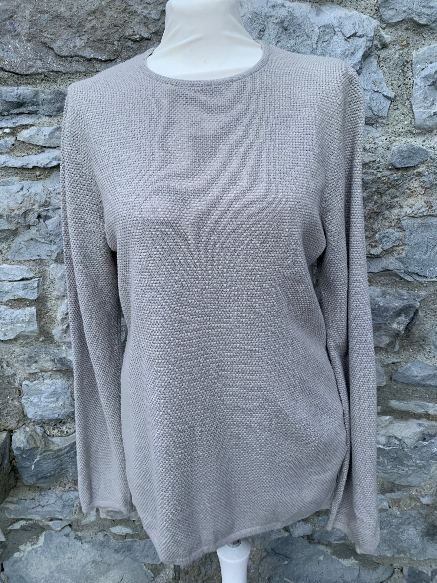 Grey light jumper Medium