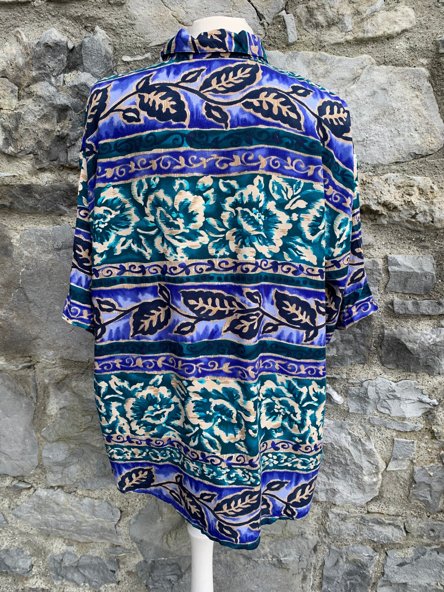 Kithie Lue 90s green&blue shirt Medium