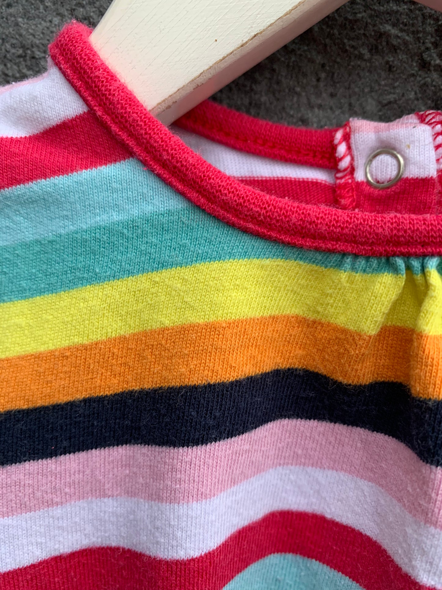 Rainbow stripes top 0-3m (56-62cm)