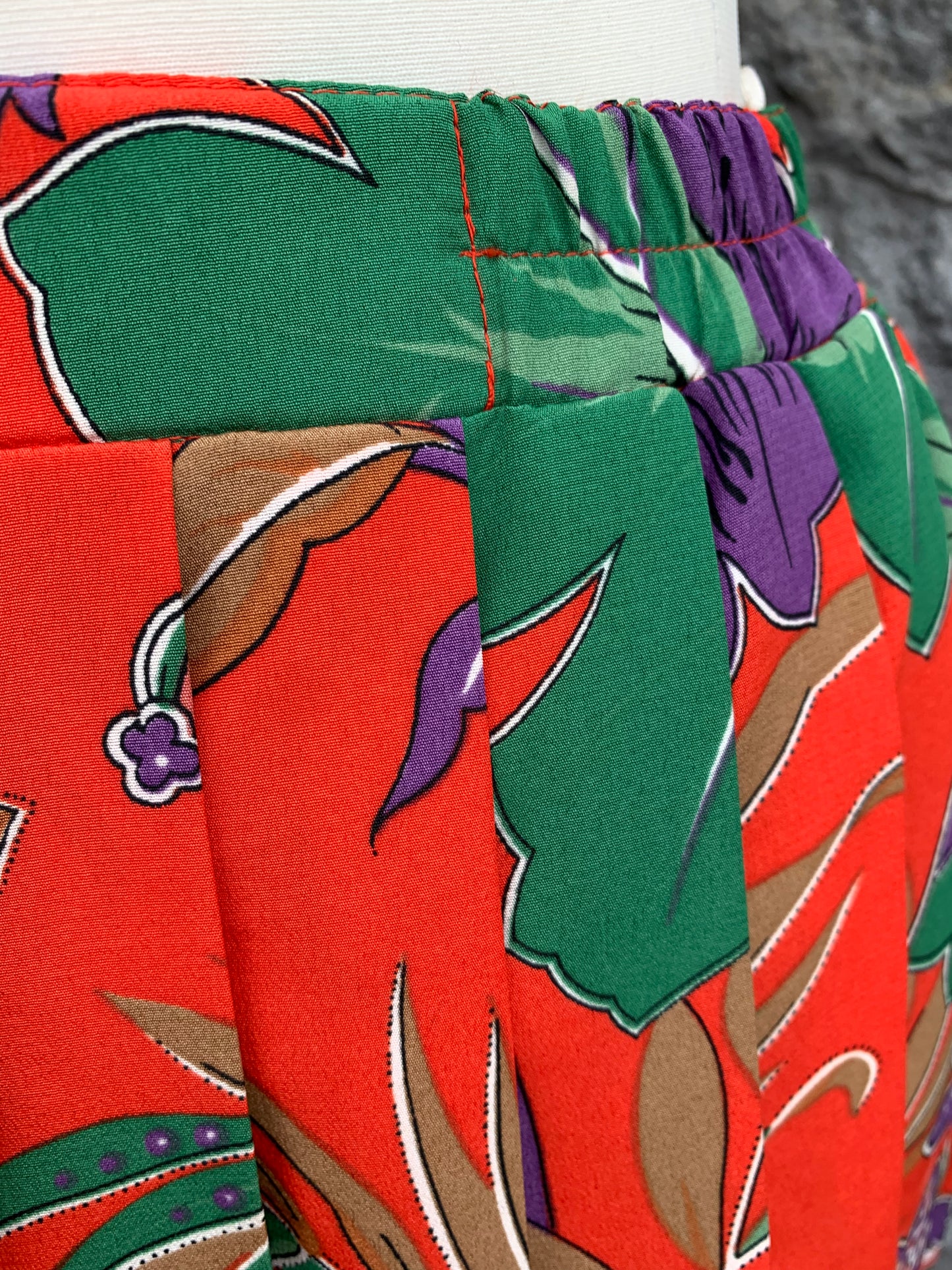 Red floral skirt uk 10