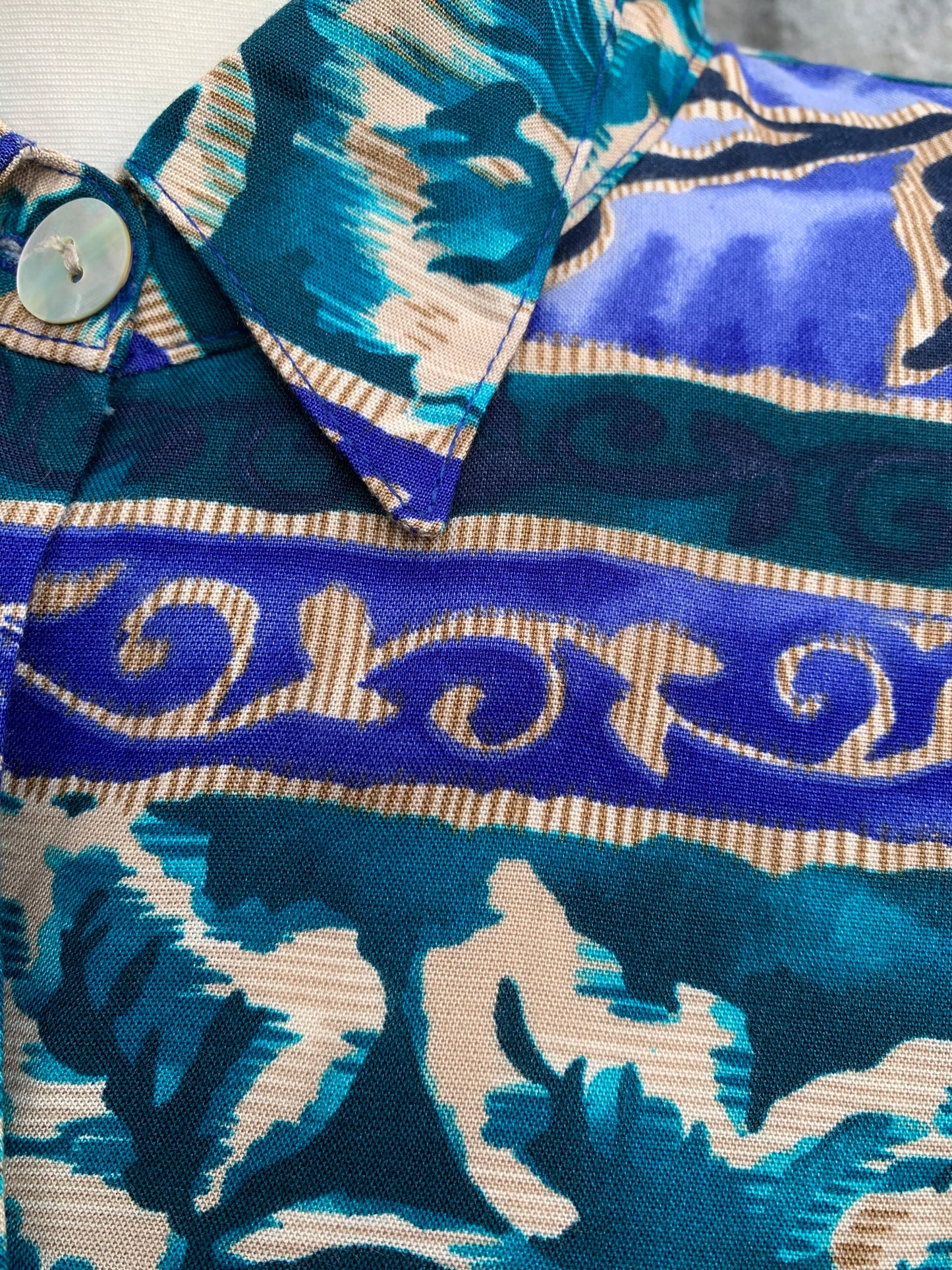 Kithie Lue 90s green&blue shirt Medium