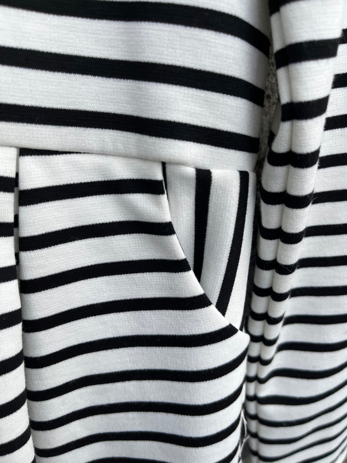 Black&white stripy dress 9-10y (134-140cm)