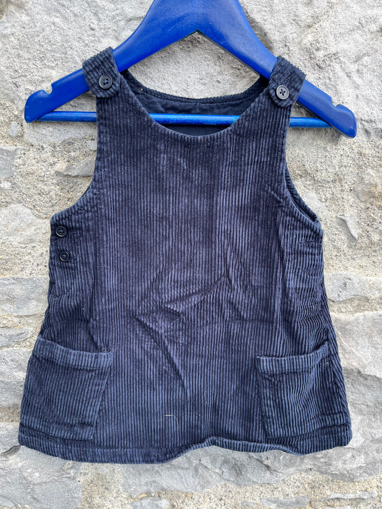 Navy cord pinafore 9-12m (74-80cm)