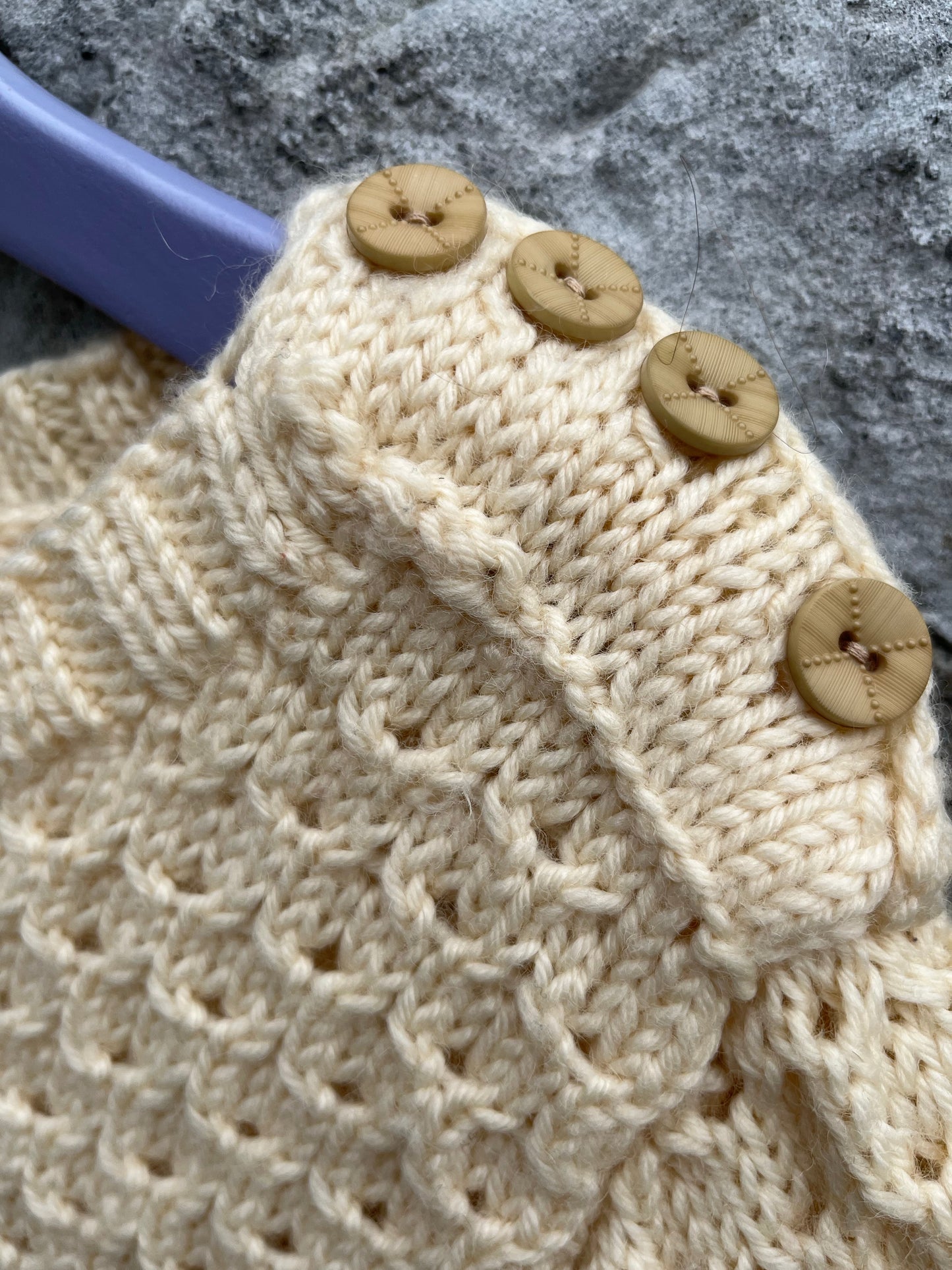 Beige jumper 5-6y (110-116cm)