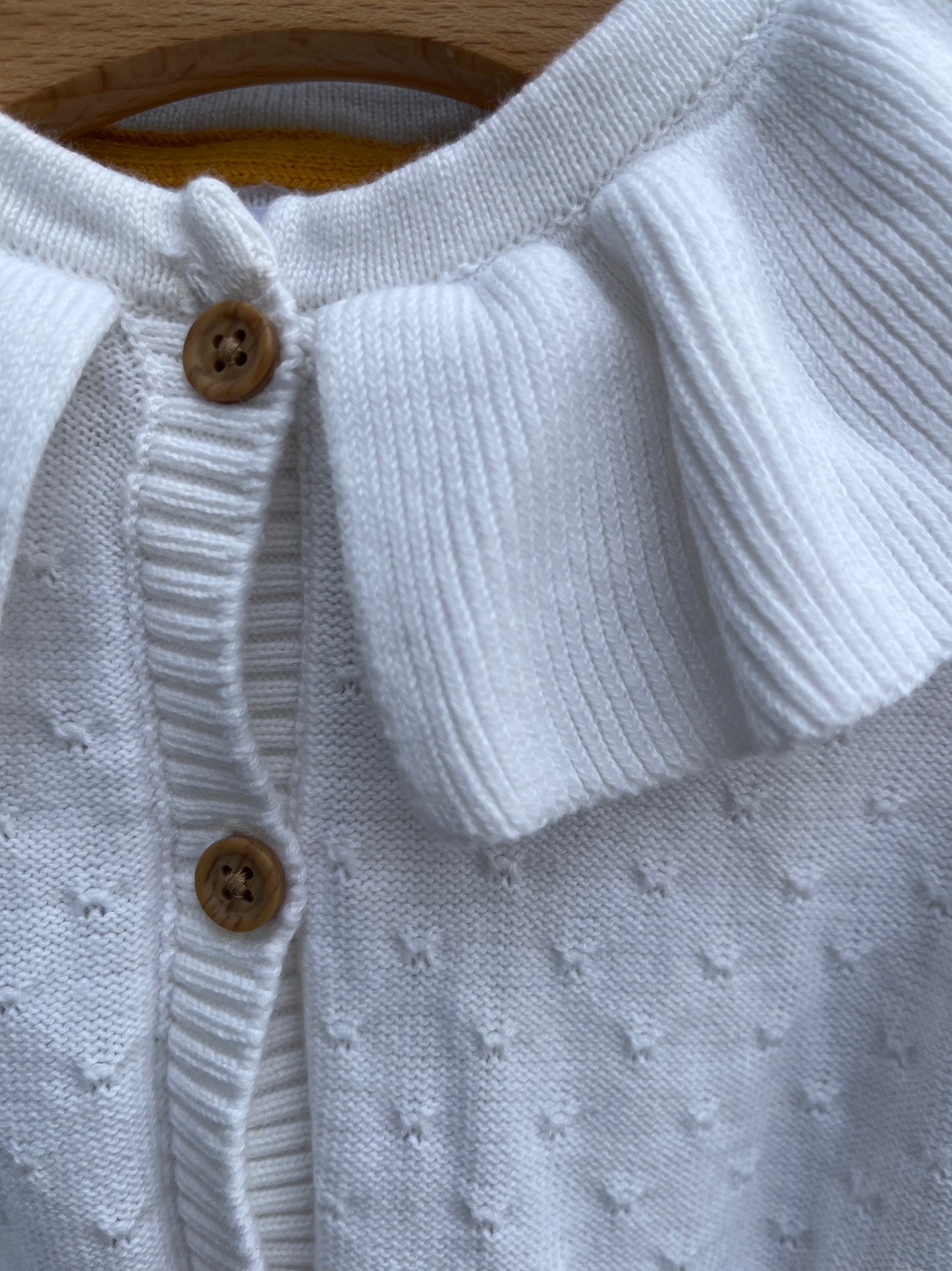 White cardigan 3-6m (62-68cm)