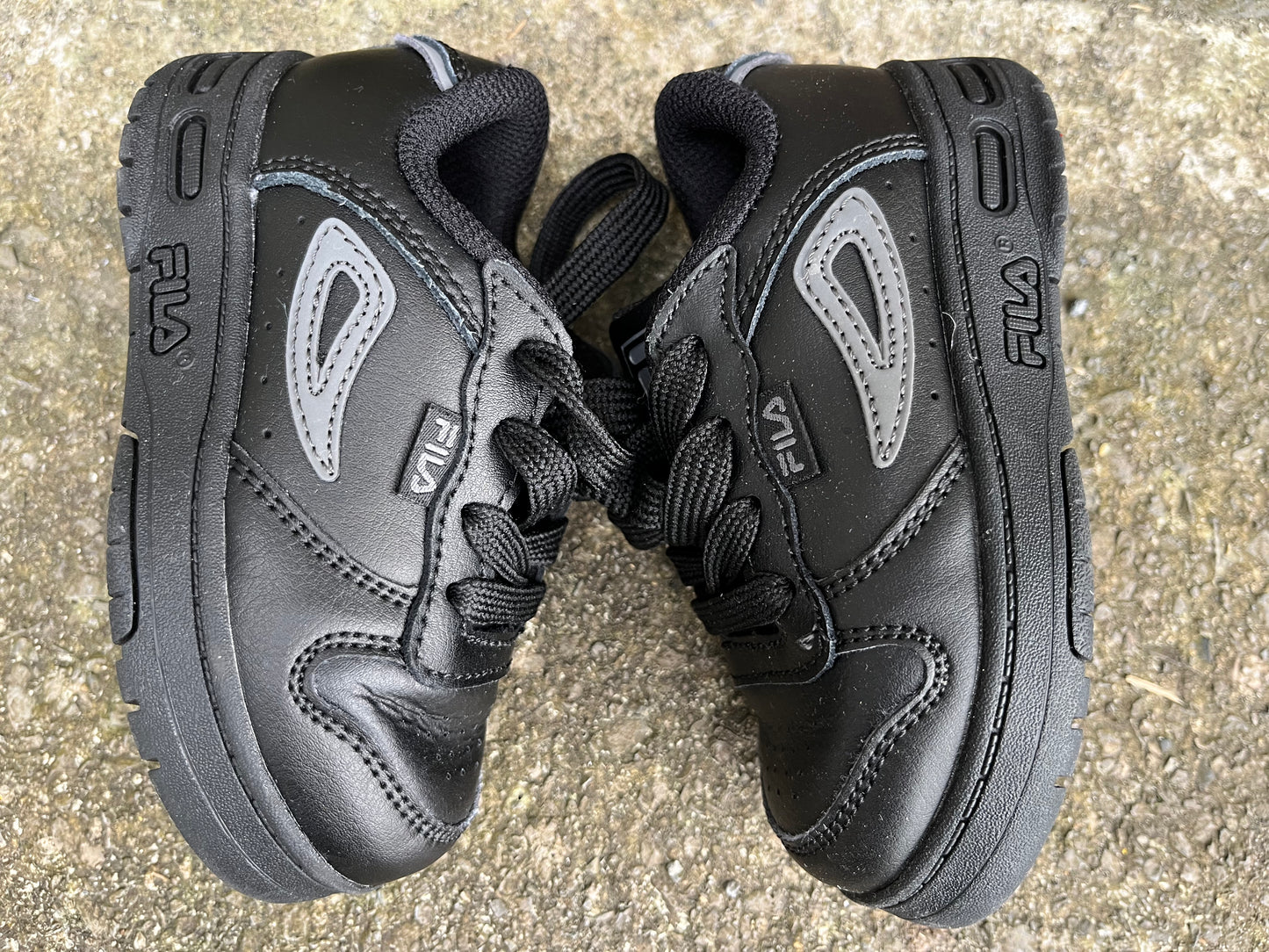 Black runners uk 6 (eu 23.5)