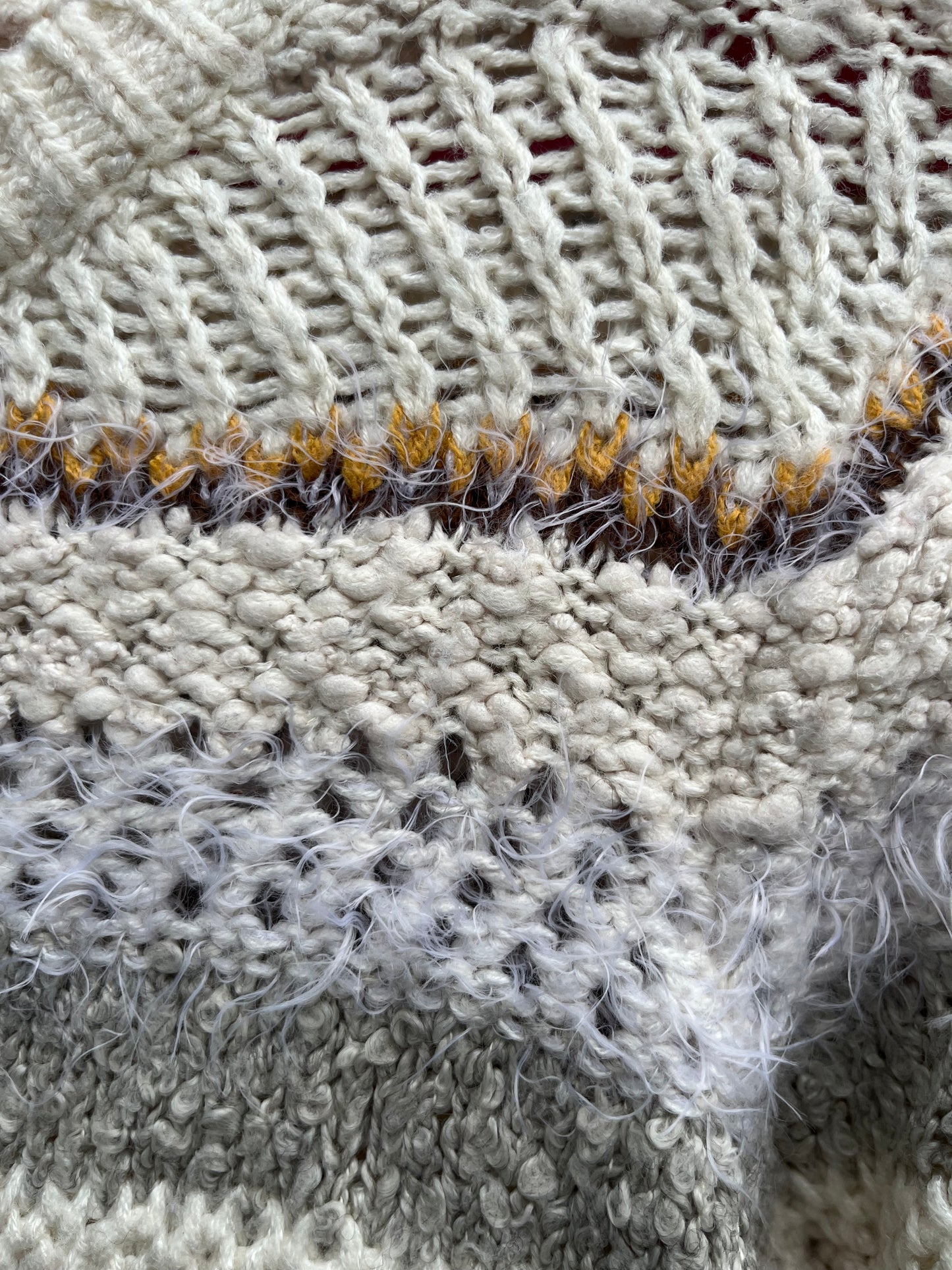 Beige stripy jumper 9-10y (134-140cm)