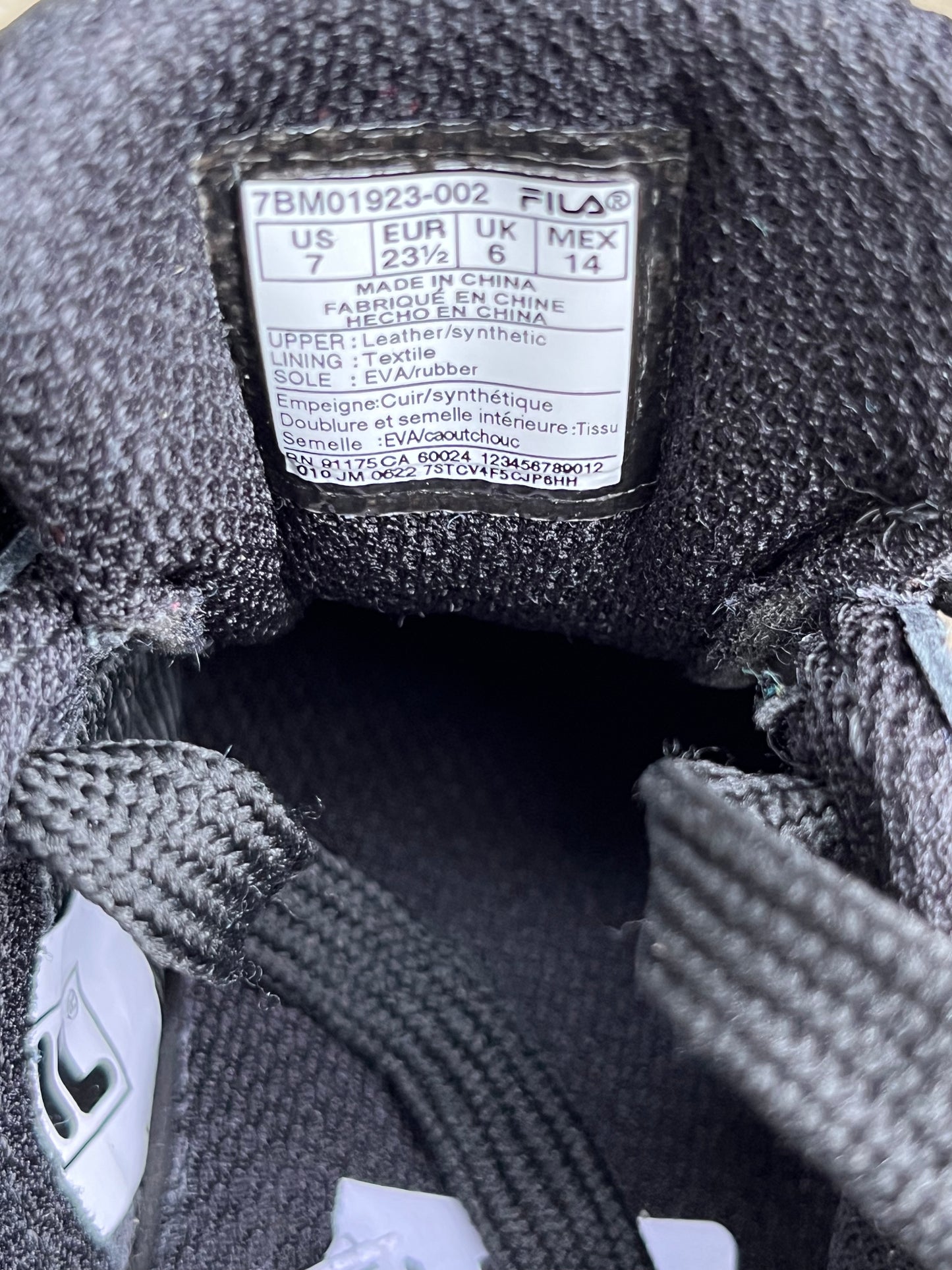 Black runners uk 6 (eu 23.5)