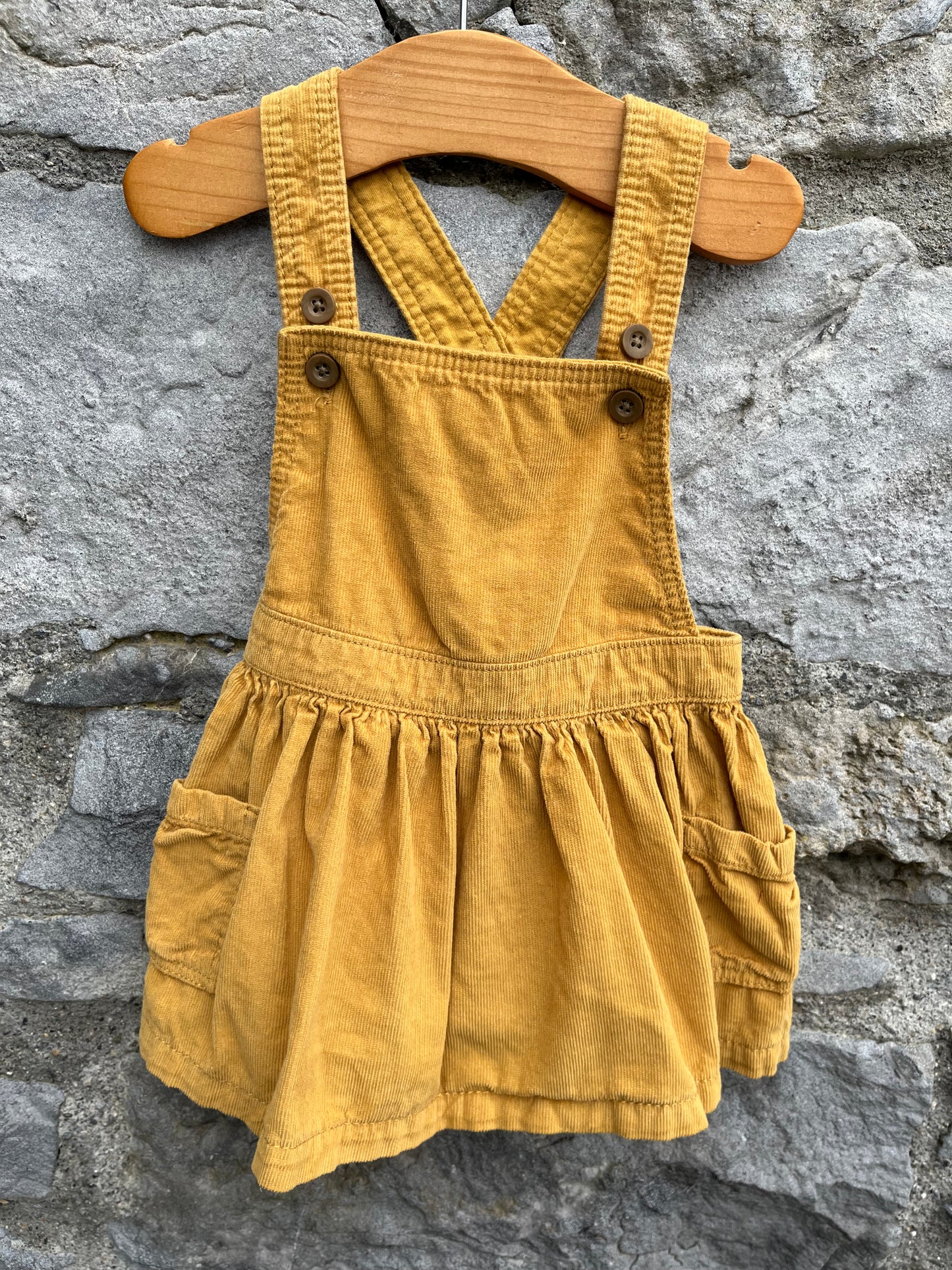 Mustard cord pinafore 6-9m (68-74cm)