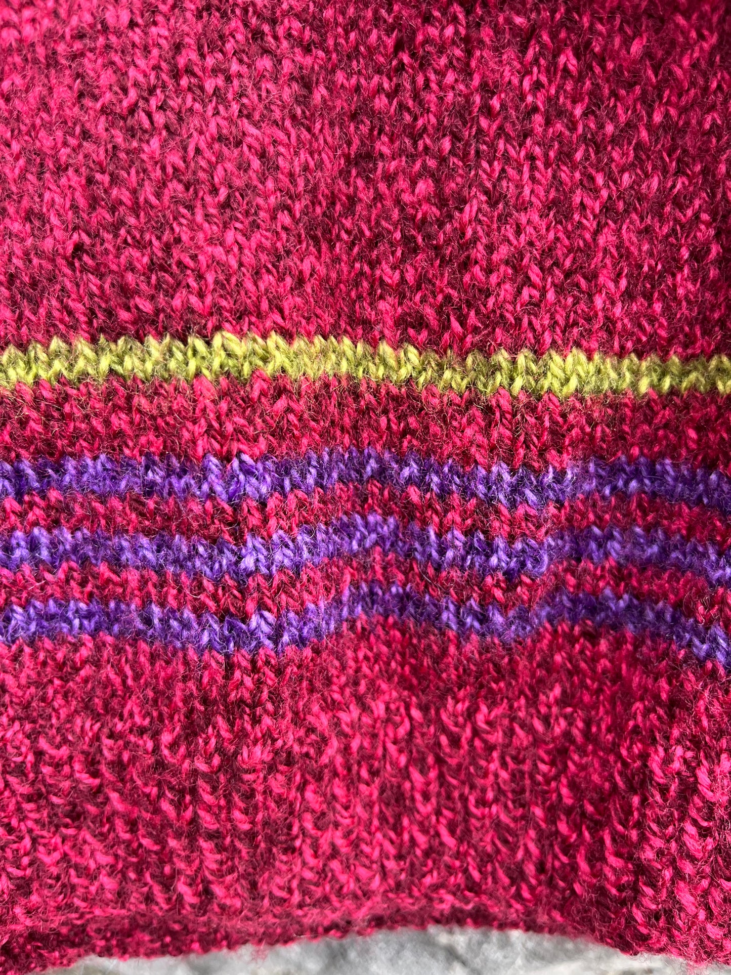 Maroon jumper 7y (122cm)