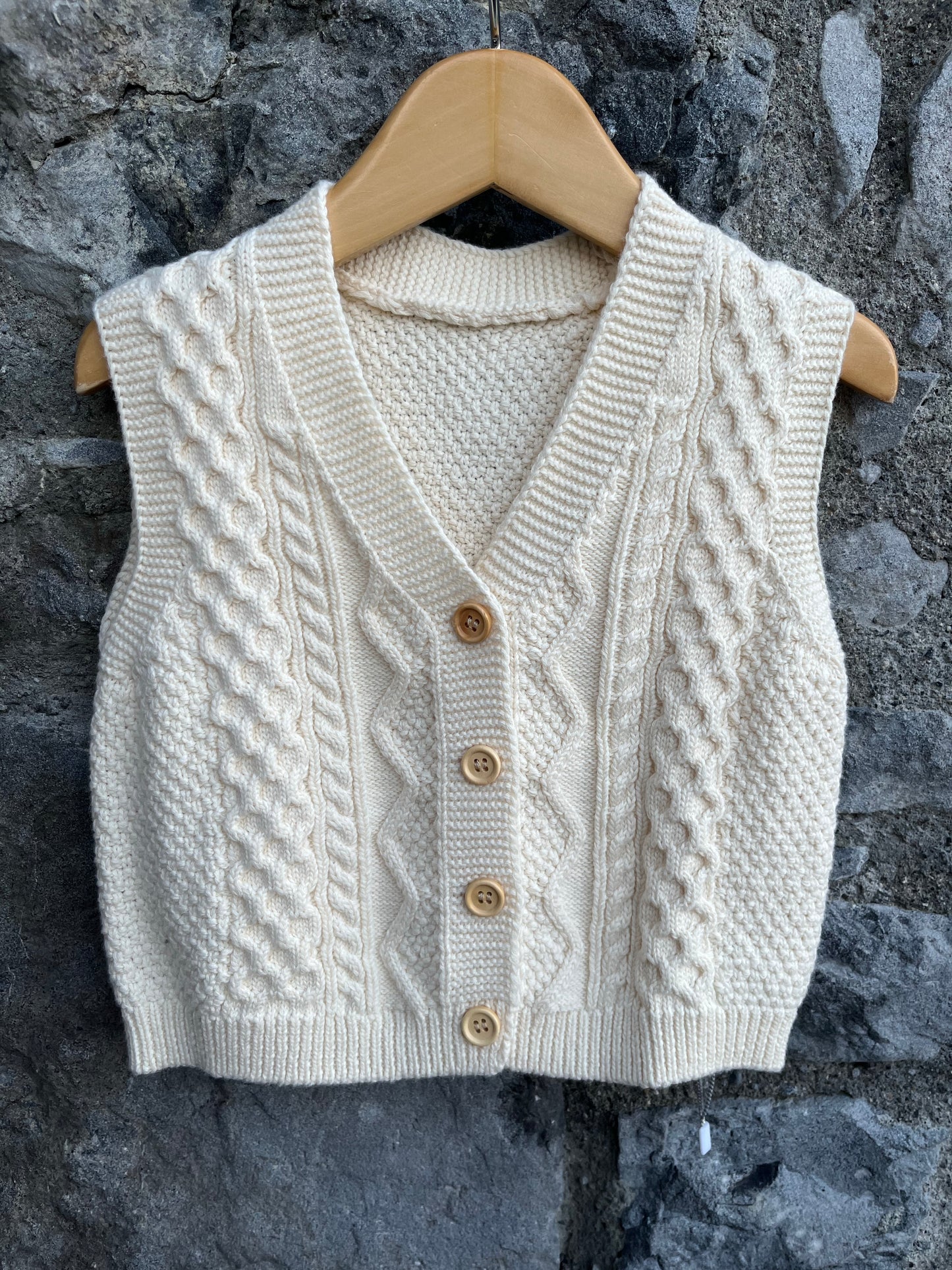 Knitted gilet 18m (86cm)