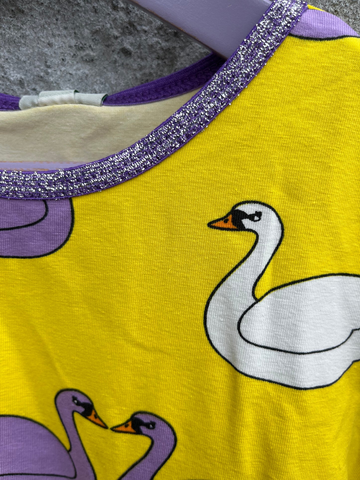Yellow swans dress 7-8y (122-128cm)