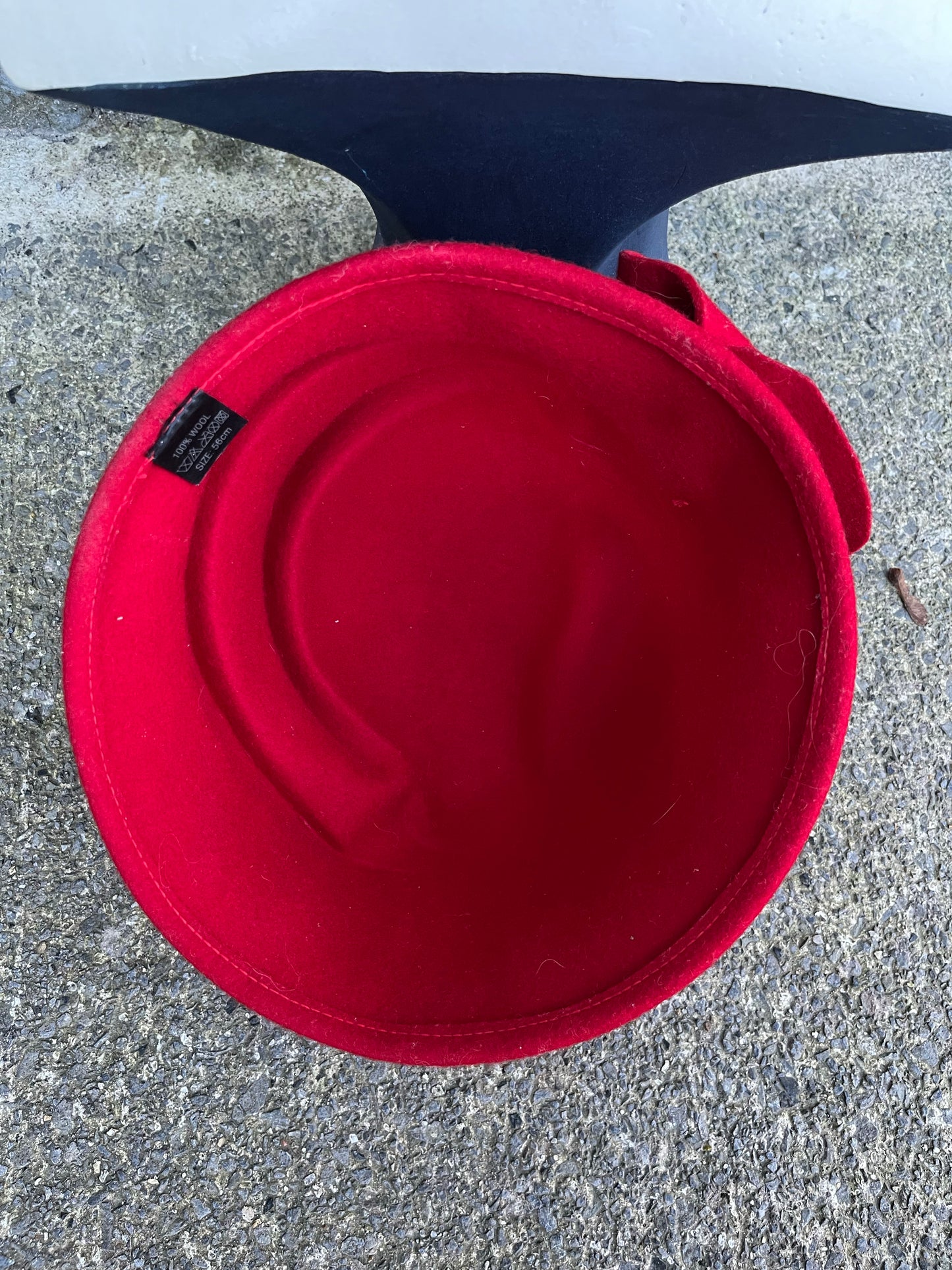 Red hat 56cm