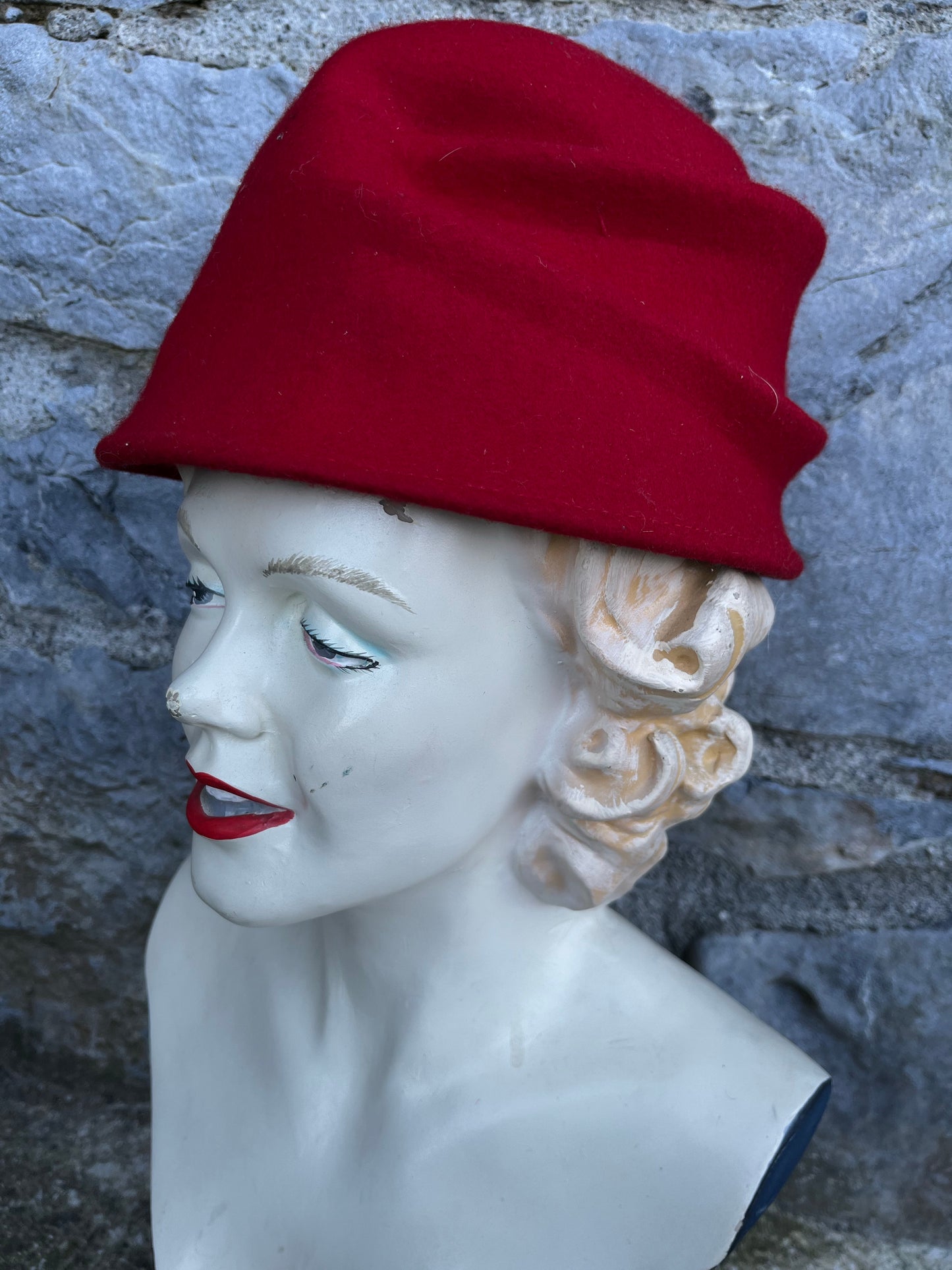 Red hat 56cm