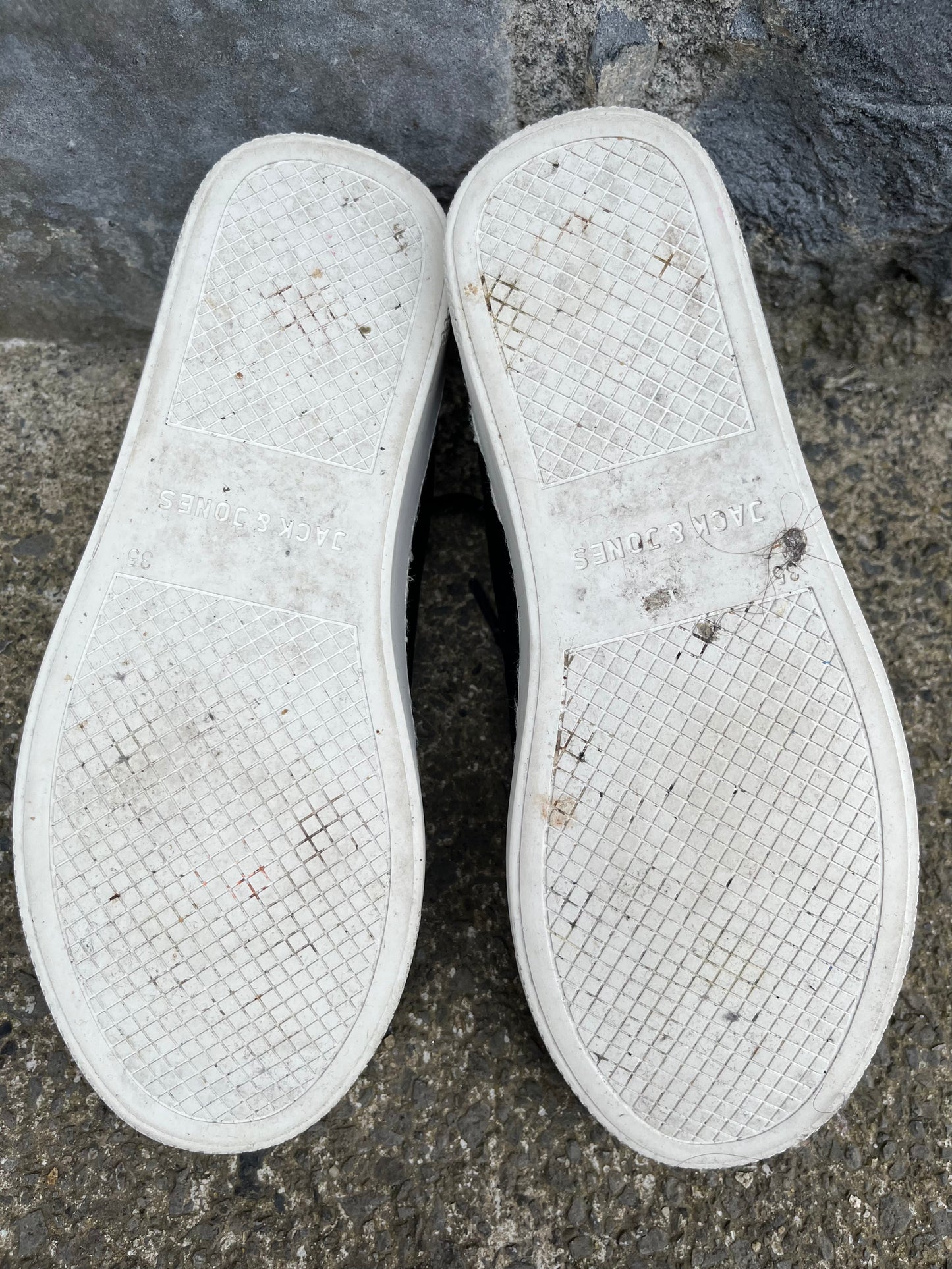 Black trainers uk 1.5 (eu 35)