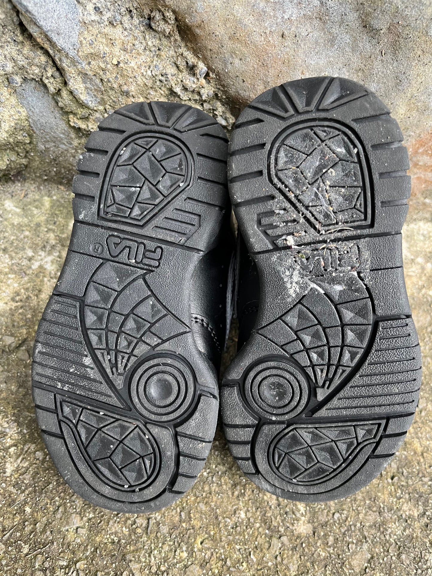 Black runners uk 6 (eu 23.5)