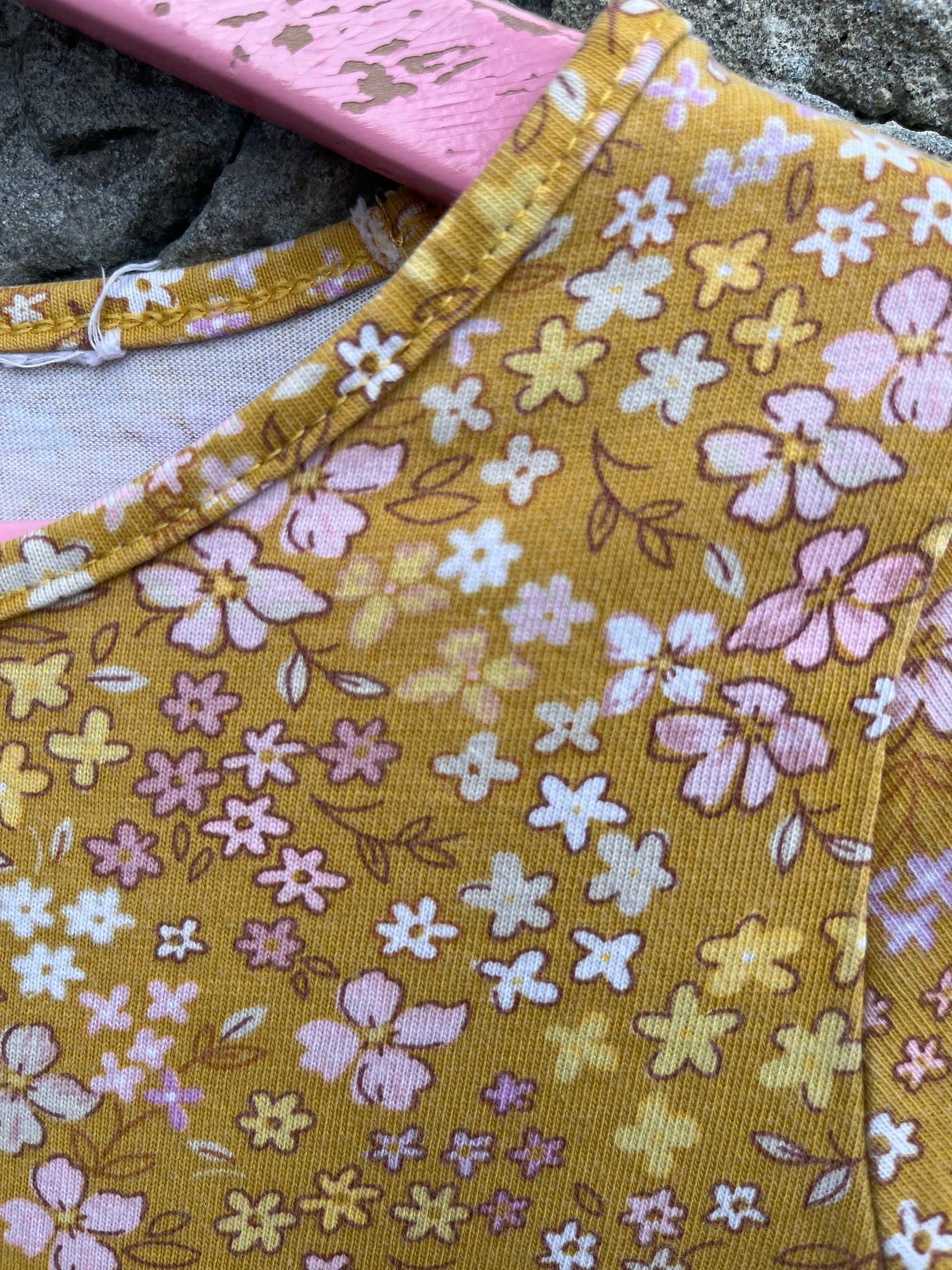Mustard floral dress 9-10y (134-140cm)