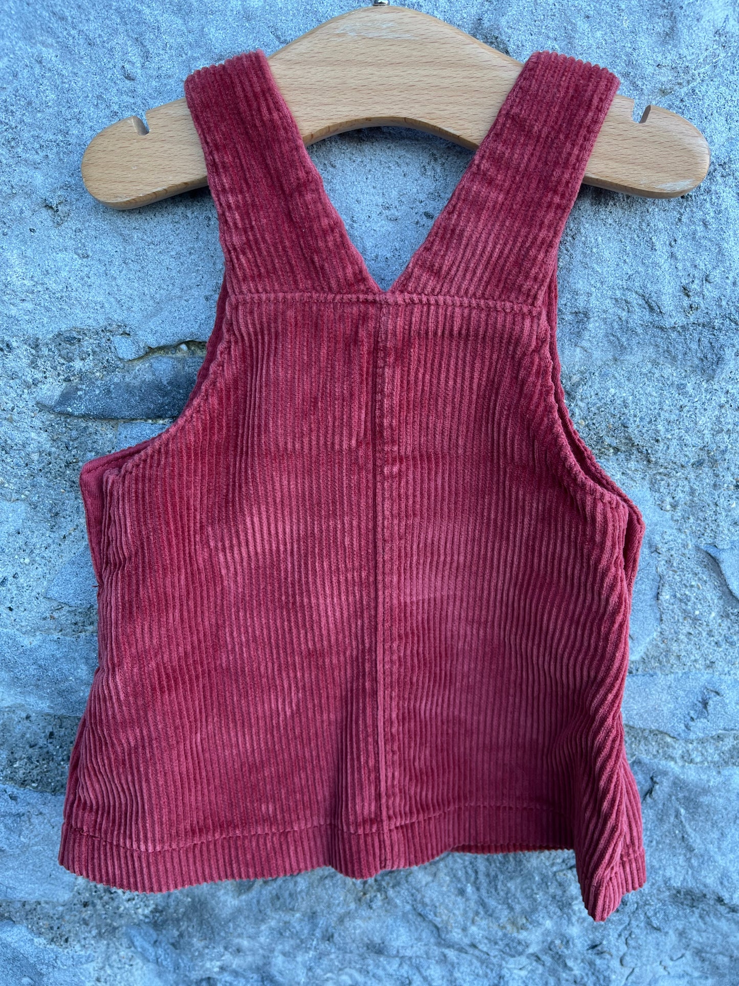 Maroon cord pinafore 0-3m (56-62cm)