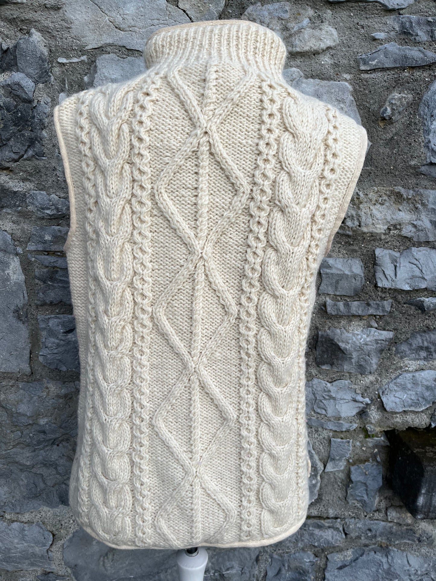 Beige knitted gilet uk 10-12