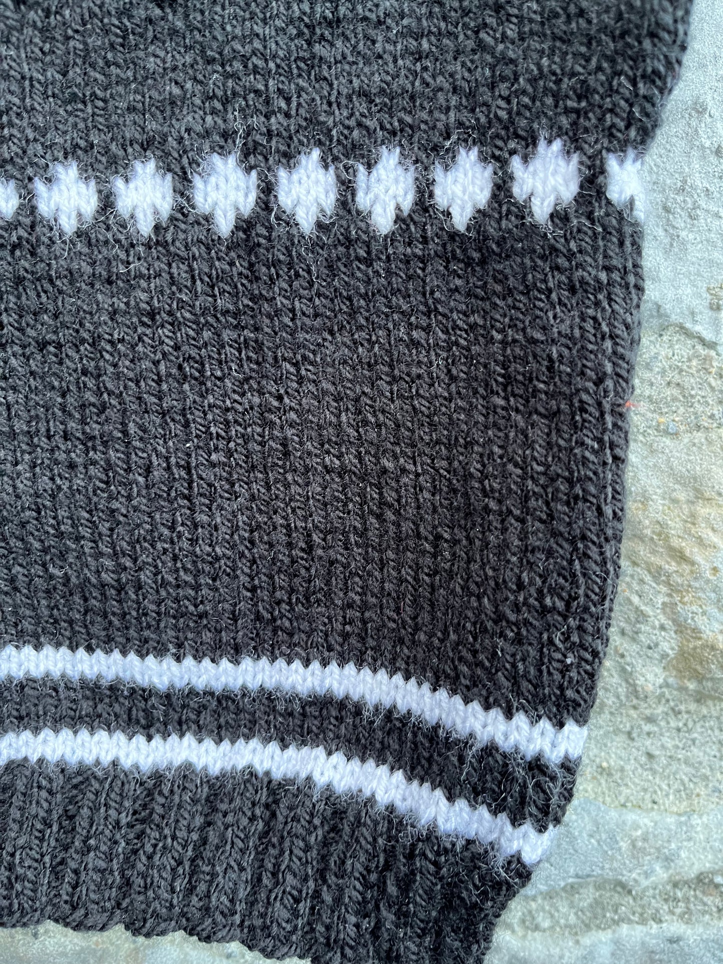 Black knitted gilet 12-18m (80-86cm)